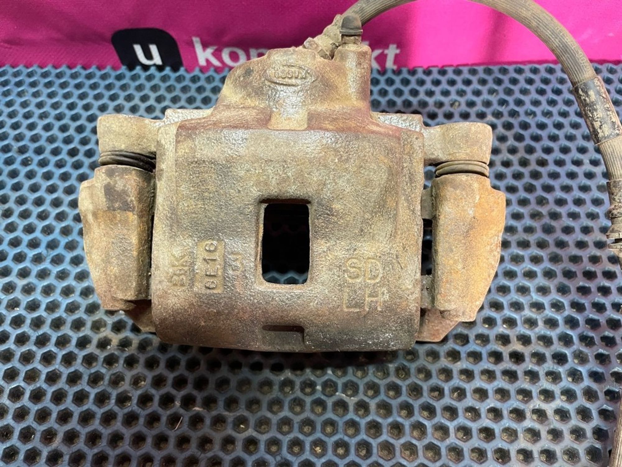 K0BB149990 Суппорт передний левый L Kia Mentor II, 1300 рублей, Нижний Новгород