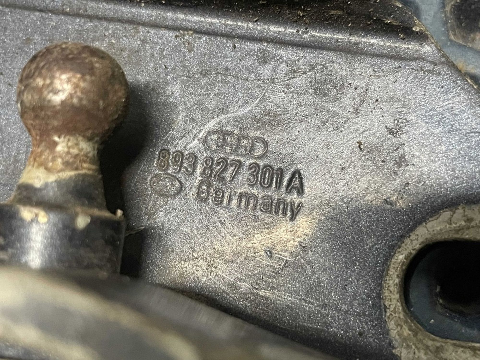 893827301 Петля капота левая L Audi 80 B3, 400 рублей, Нижний Новгород