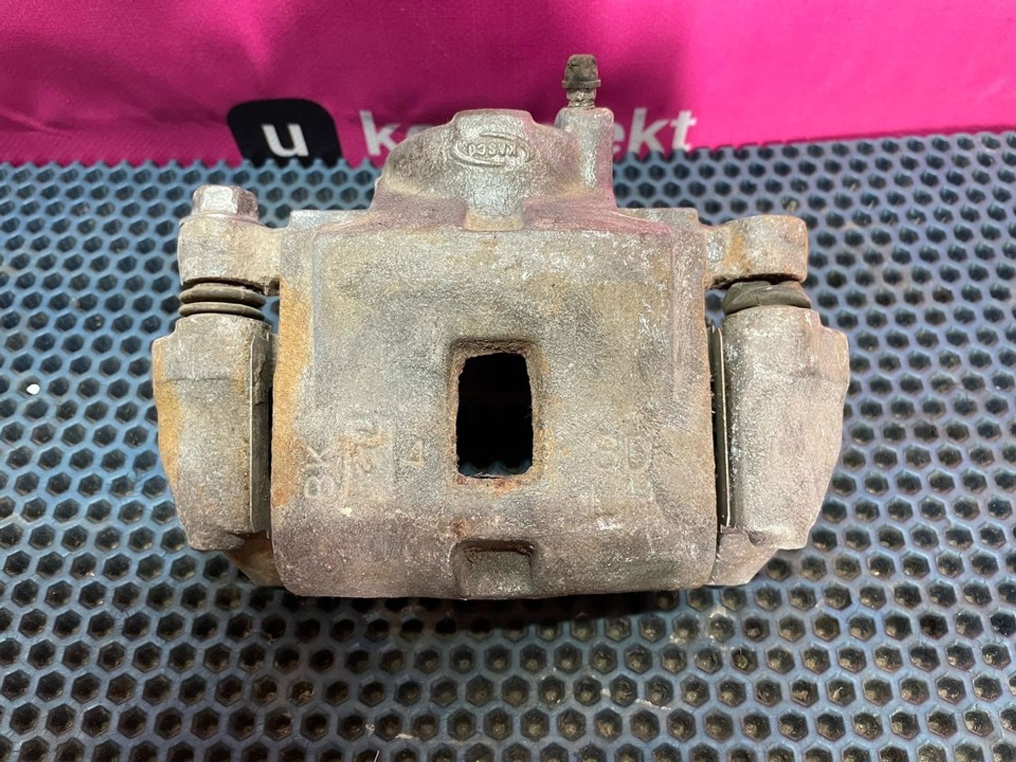 K0BB149990 Суппорт передний левый L Kia Mentor II, 1300 рублей, Нижний Новгород