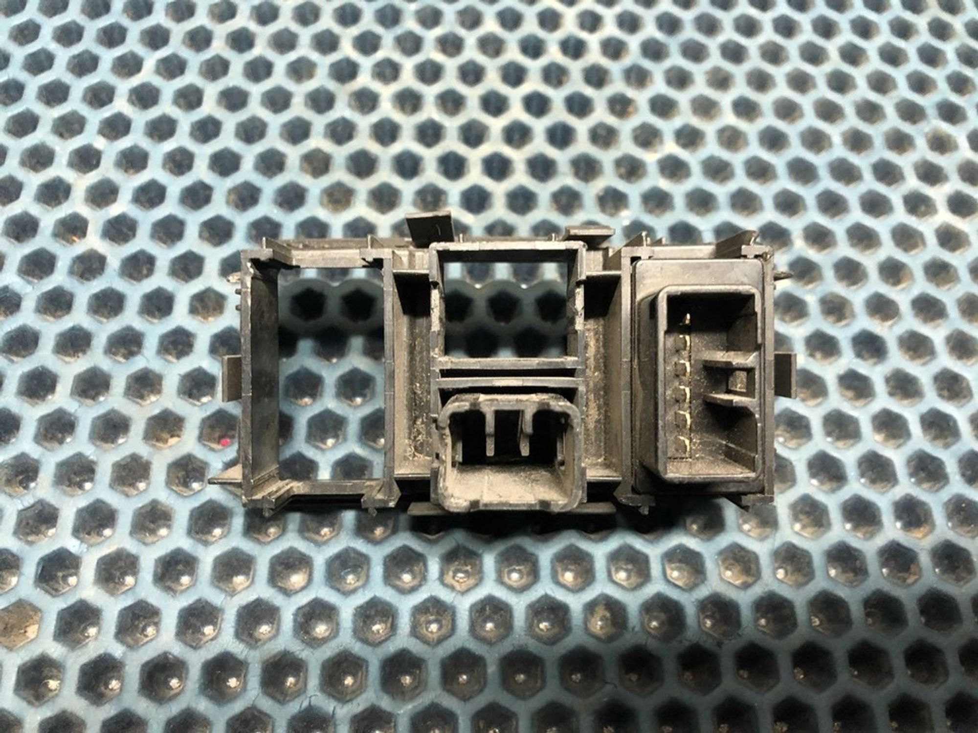 933701R000 Кнопка корректора фар Hyundai Solaris I, 500 рублей, Нижний Новгород