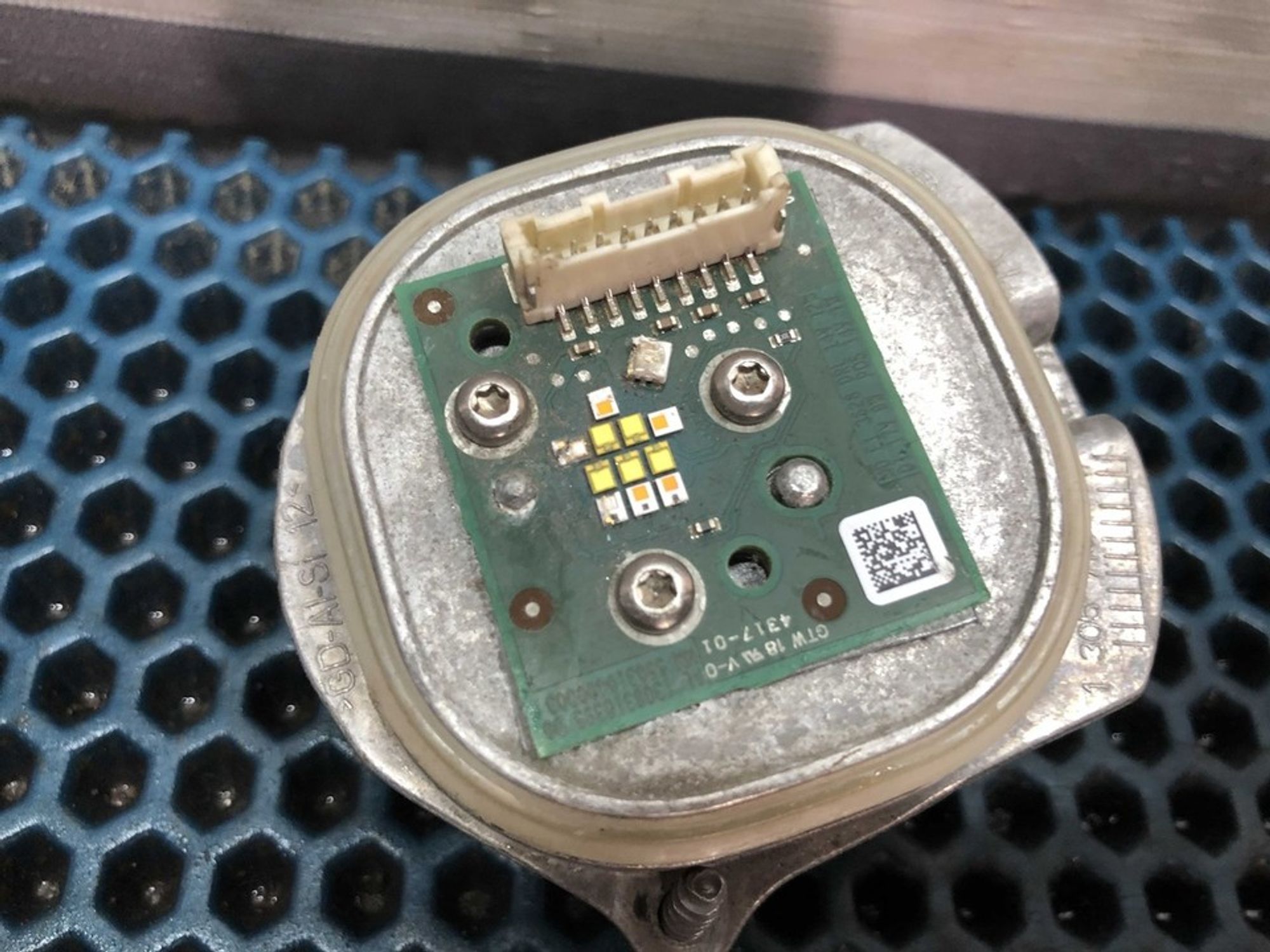 1305715306 Светодиодный модуль правой фары Mercedes-Benz GLE Coupe AMG C292, 2500 рублей, Нижний Новгород