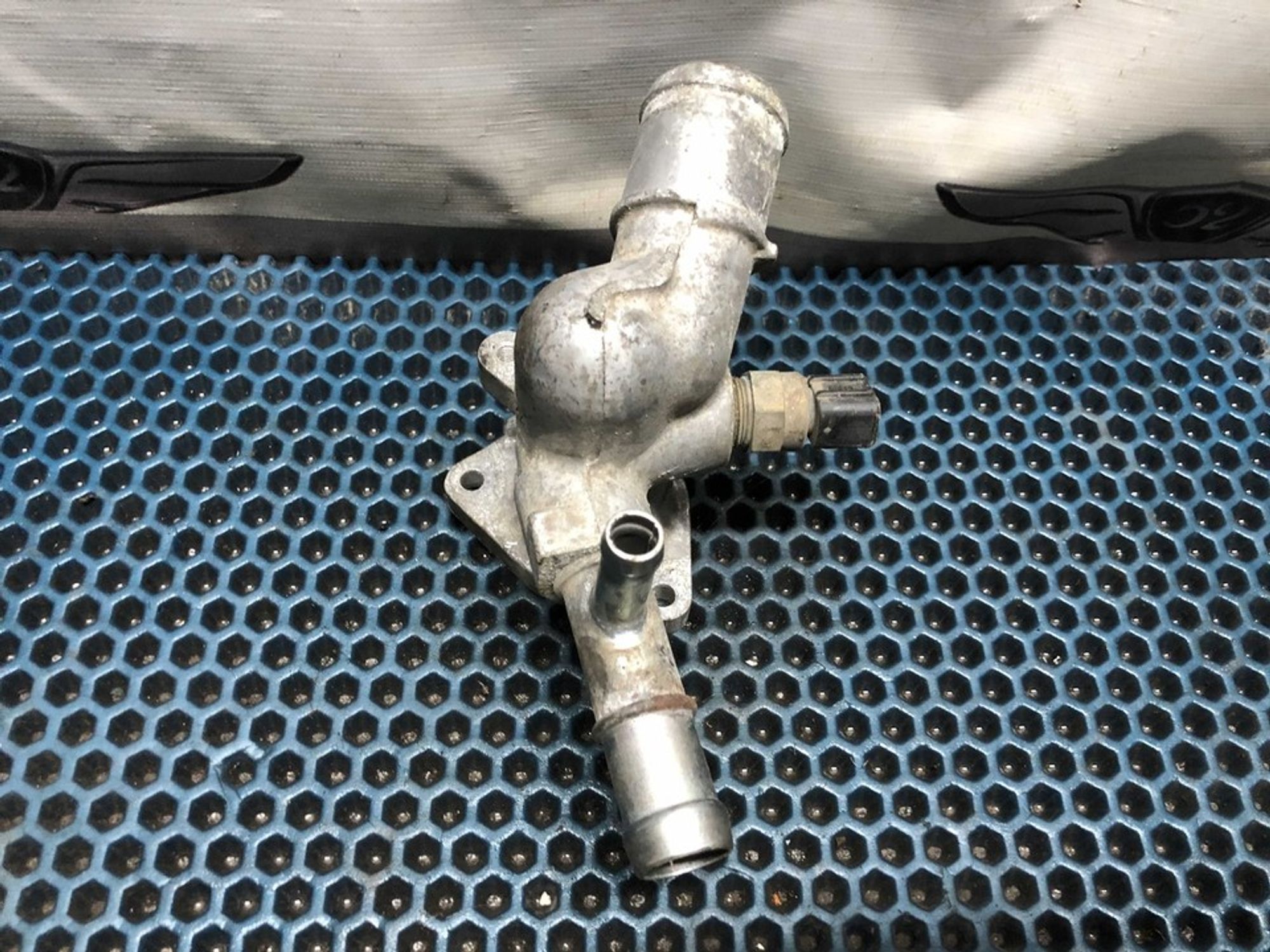 256202B003 Фланец системы охлаждения Hyundai Неопознанная модель, 700 рублей, Нижний Новгород