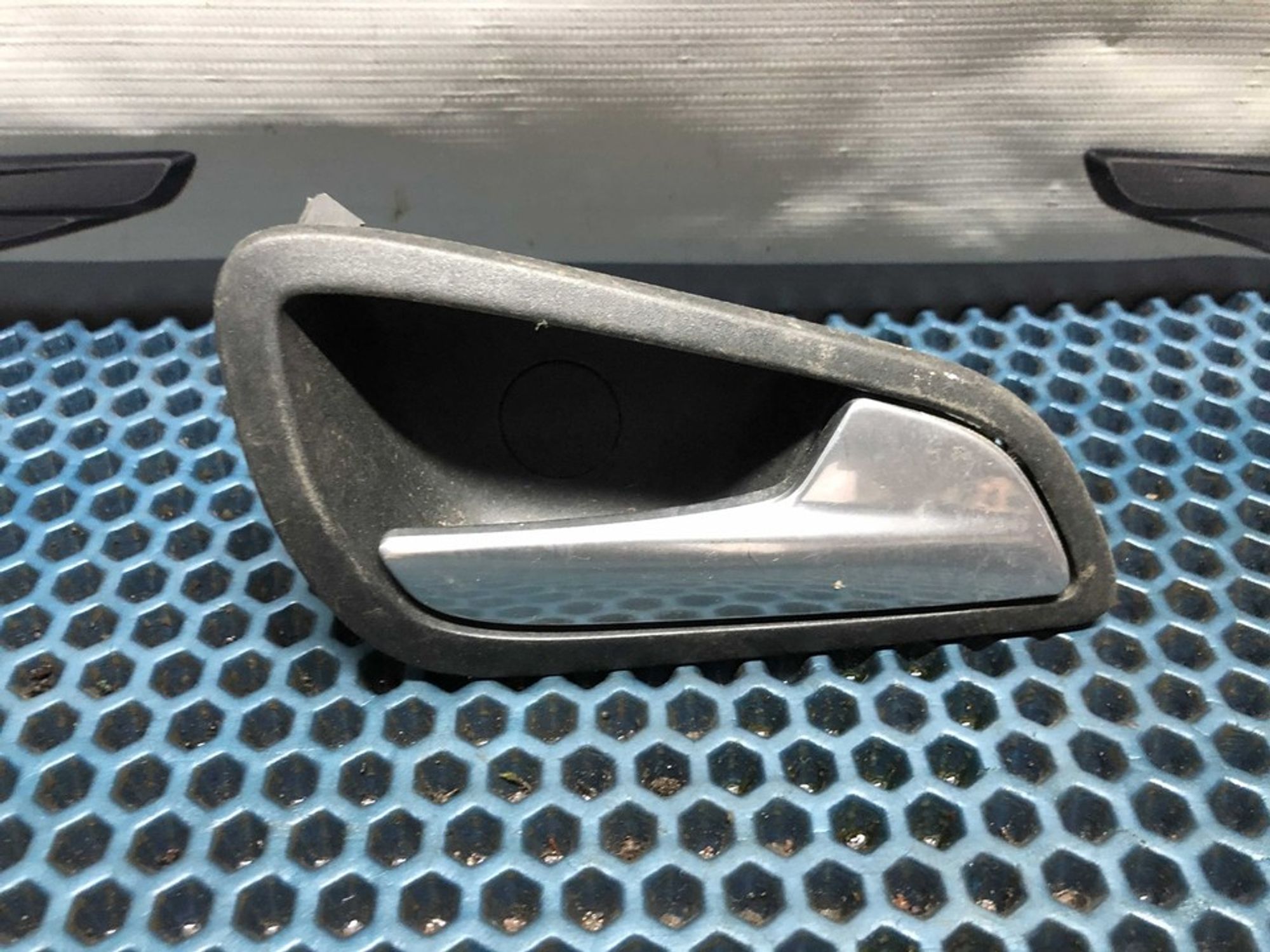 AM51U22600BDW Ручка двери внутренняя правая R Ford Focus III, 400 рублей, Нижний Новгород