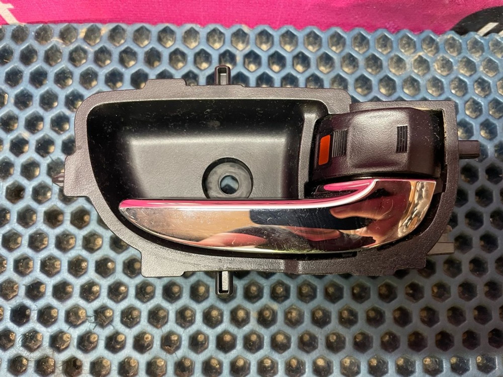 692050D271 Ручка двери внутренняя передняя правая R Toyota Corolla E160/E170, 1000 рублей, Нижний Новгород