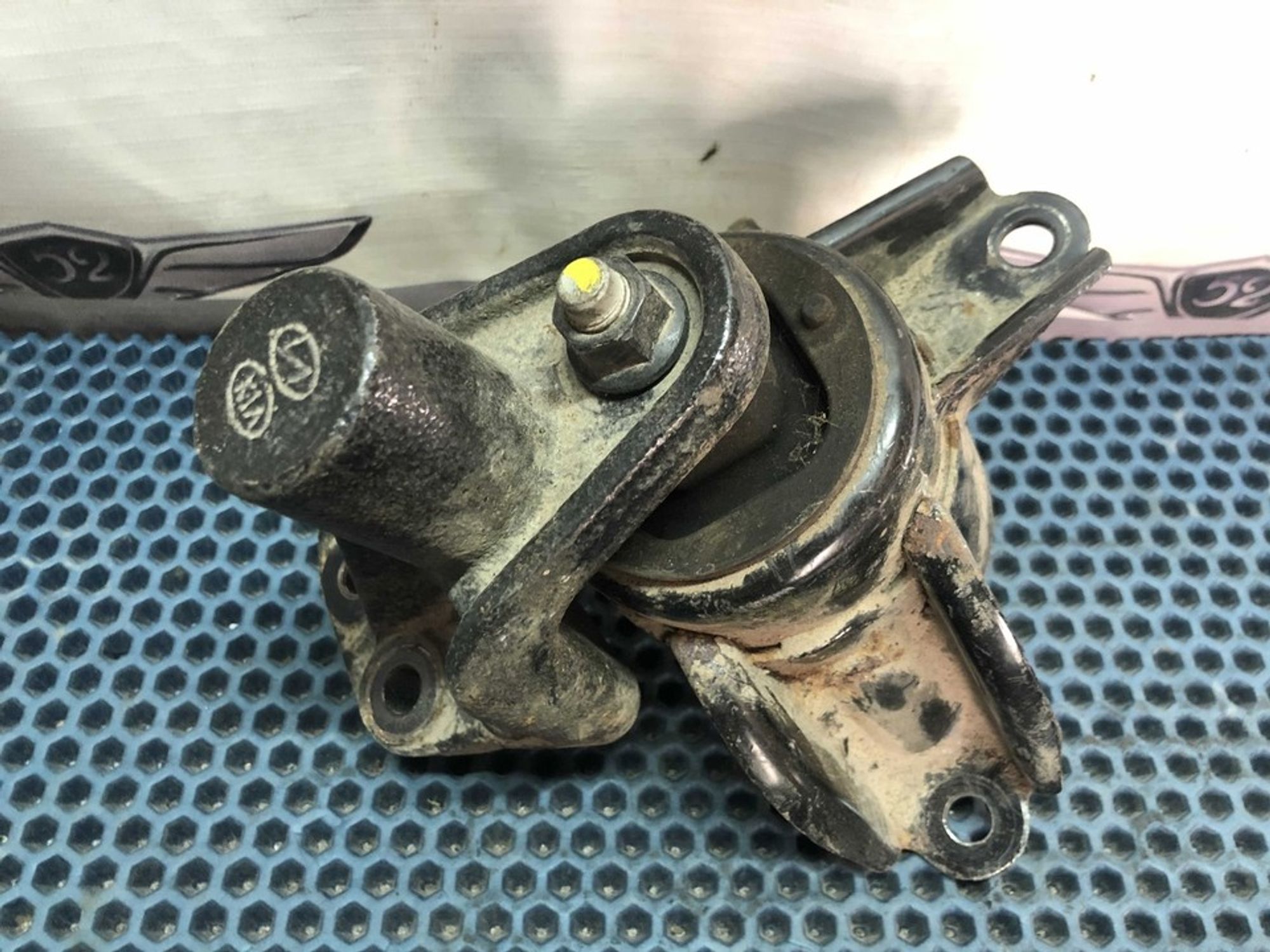 218101R000 Опора двигателя Hyundai Solaris I, 1500 рублей, Нижний Новгород