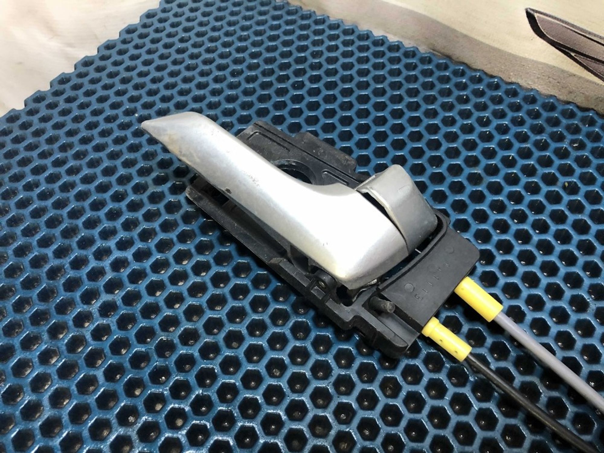 813204L020 Замок двери передней правой R Hyundai Solaris I, 1000 рублей, Нижний Новгород