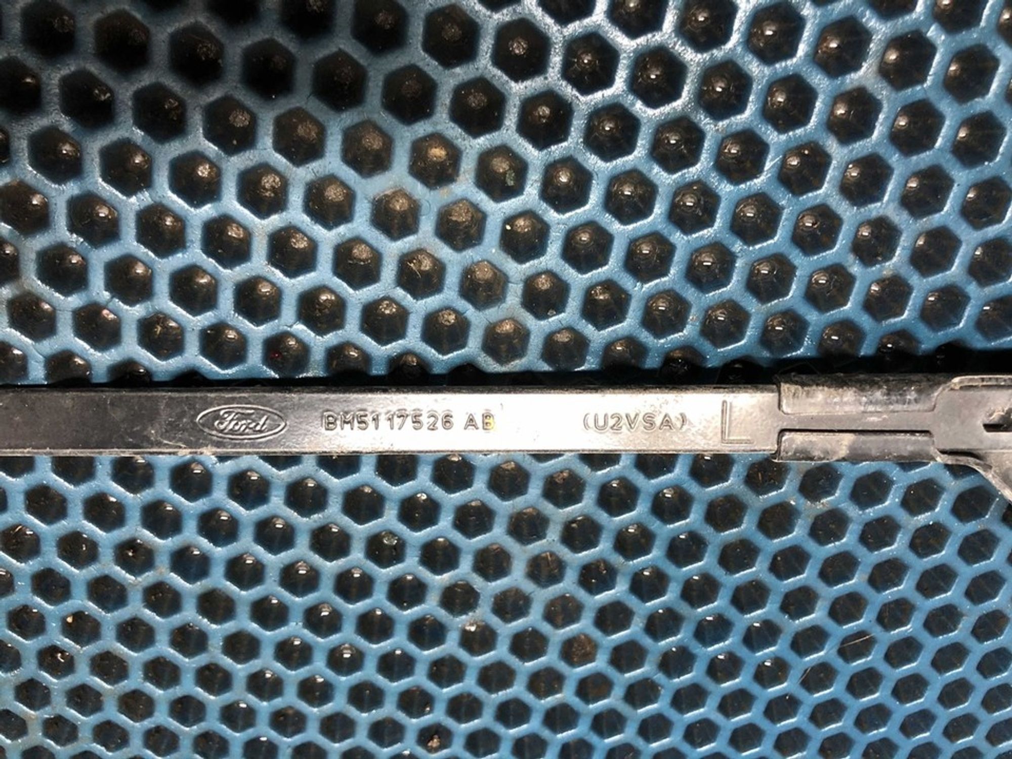 BM5117526AB Поводок стеклоочистителя левый L Ford Focus III, 700 рублей, Нижний Новгород