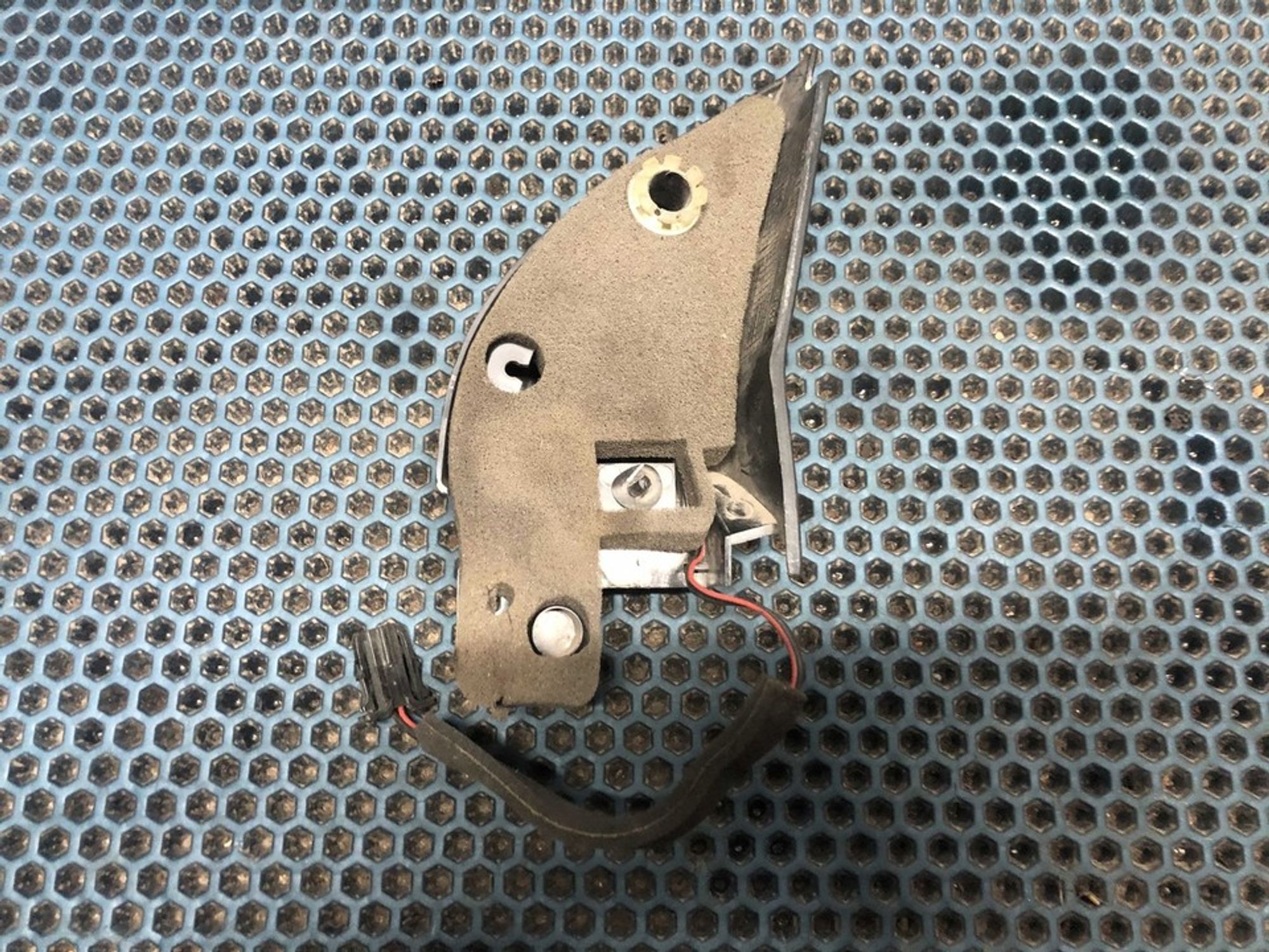 1K0837993A Крышка зеркала внутренняя левая L Volkswagen Golf V, 900 рублей, Нижний Новгород