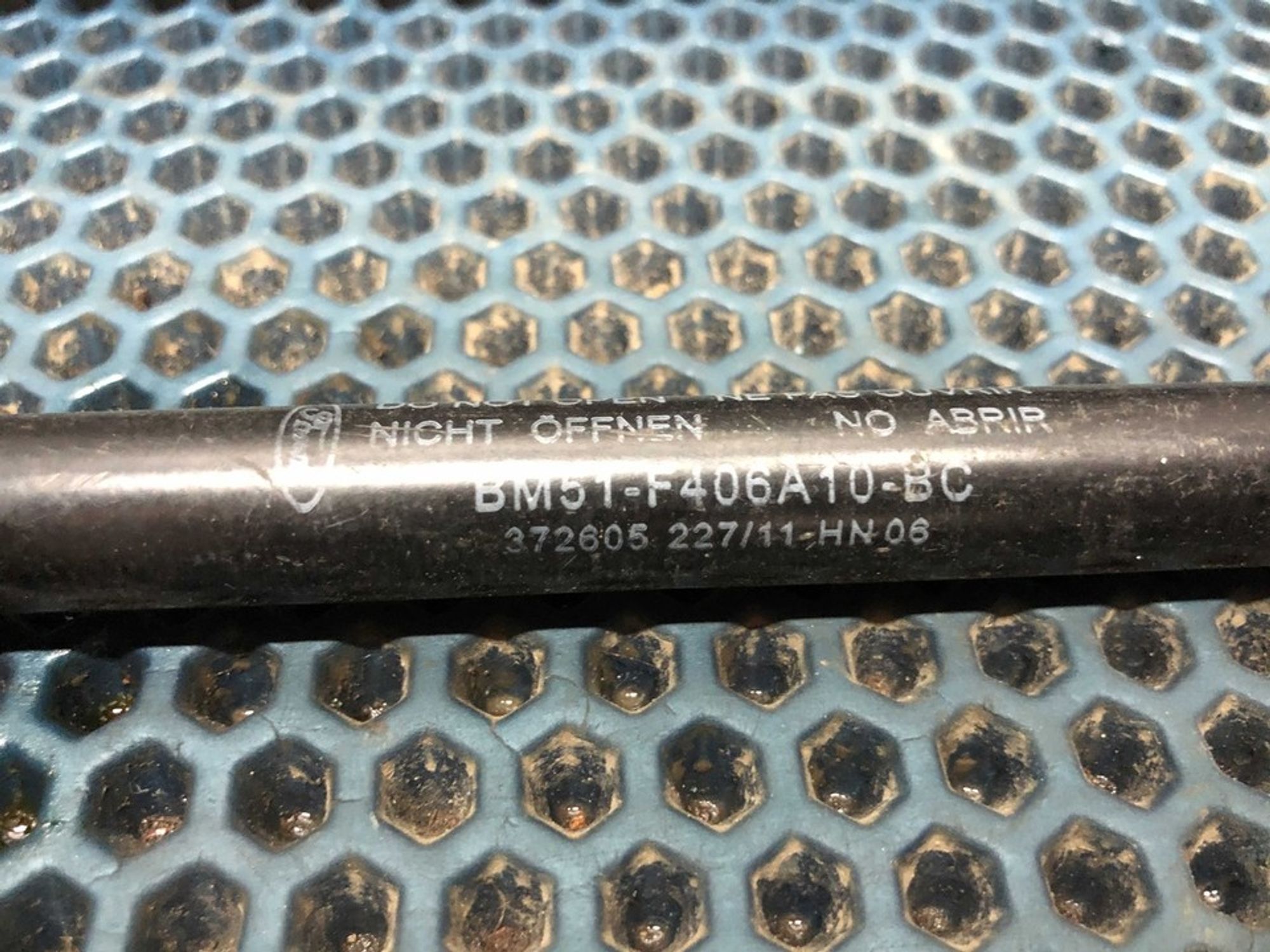 BM51F406A10 Амортизатор крышки багажника Ford Focus III, 800 рублей, Нижний Новгород