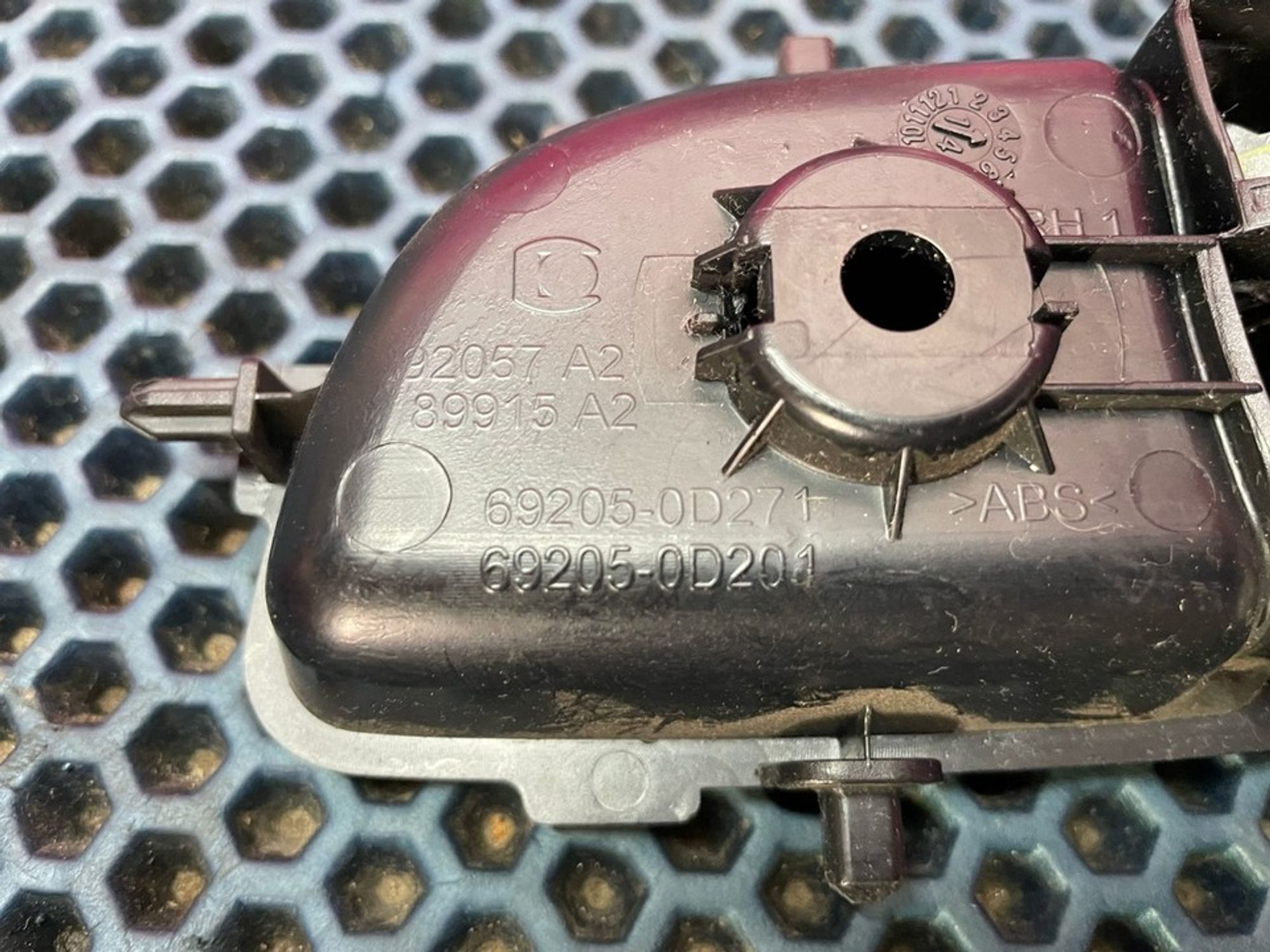 692050D271 Ручка двери внутренняя передняя правая R Toyota Corolla E160/E170, 1000 рублей, Нижний Новгород