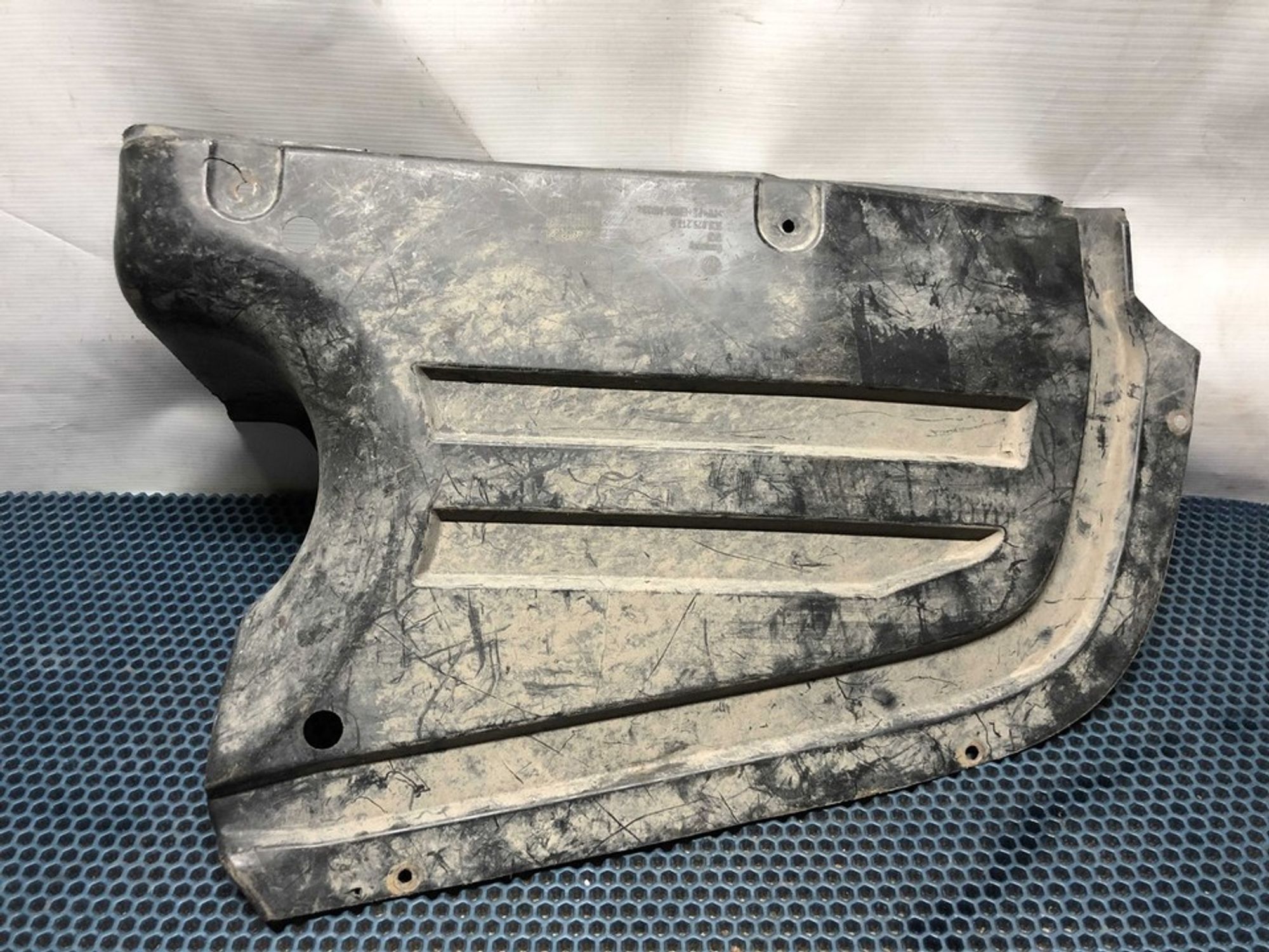 3C0825216B Пыльник задней арки правой R Volkswagen Passat B6, 1000 рублей, Нижний Новгород