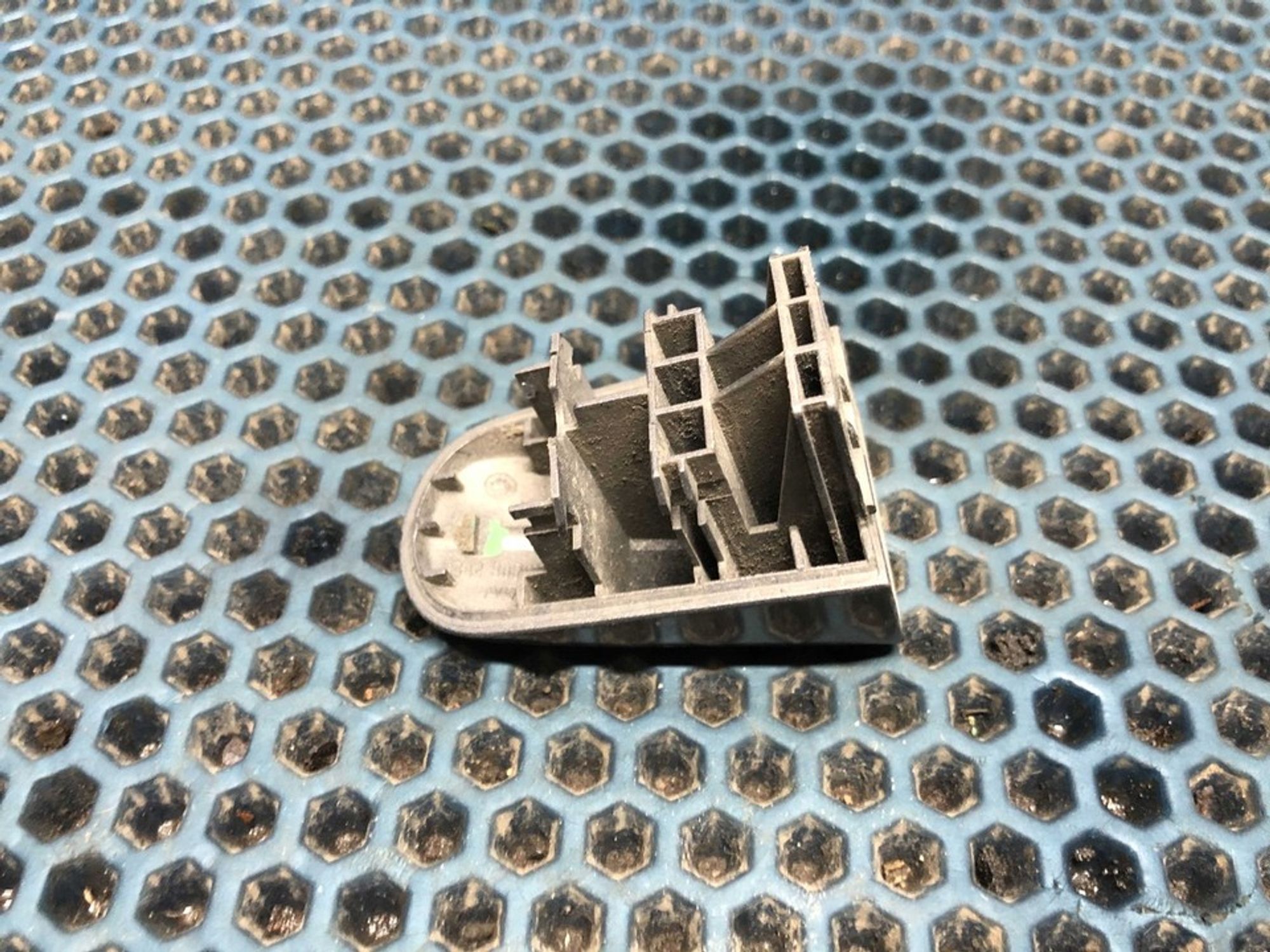 AM51U218B08 Концевик дверной ручки Ford Focus III, 500 рублей, Нижний Новгород