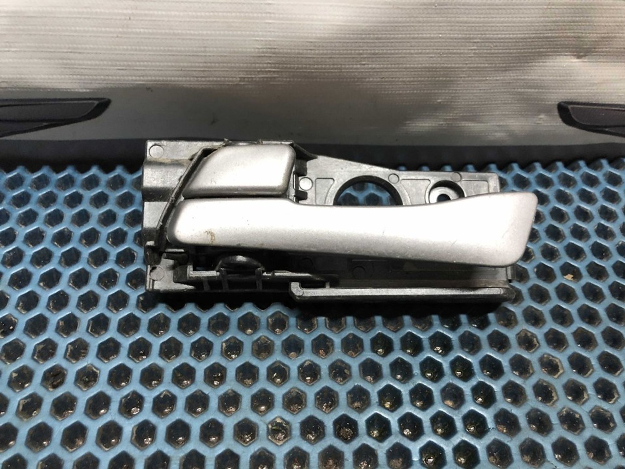 83613RB000 Ручка двери внутренняя задняя левая L Hyundai Solaris I, 400 рублей, Нижний Новгород