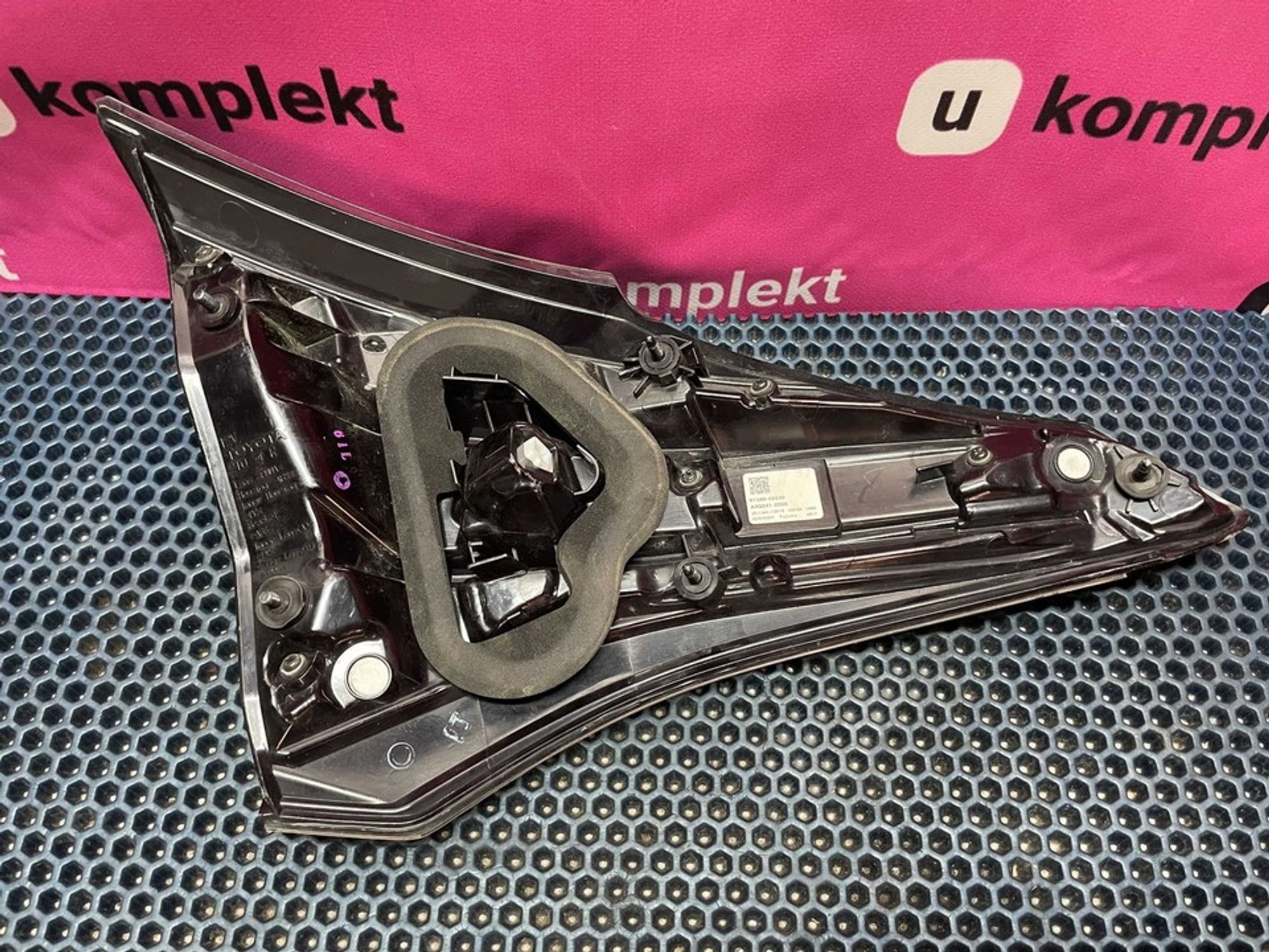 8158042030 Фонарь задний левый внутренний L Toyota RAV4 CA40, 1700 рублей, Нижний Новгород