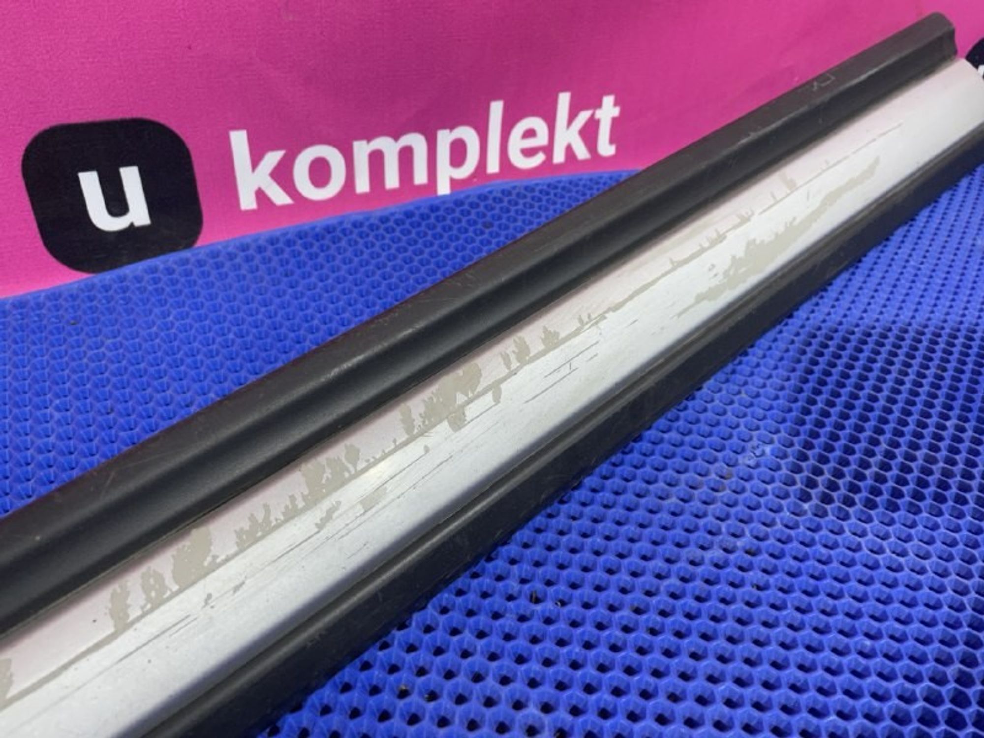 5727A404 Накладка двери передняя правая R Mitsubishi Outlander III, 1000 рублей, Нижний Новгород