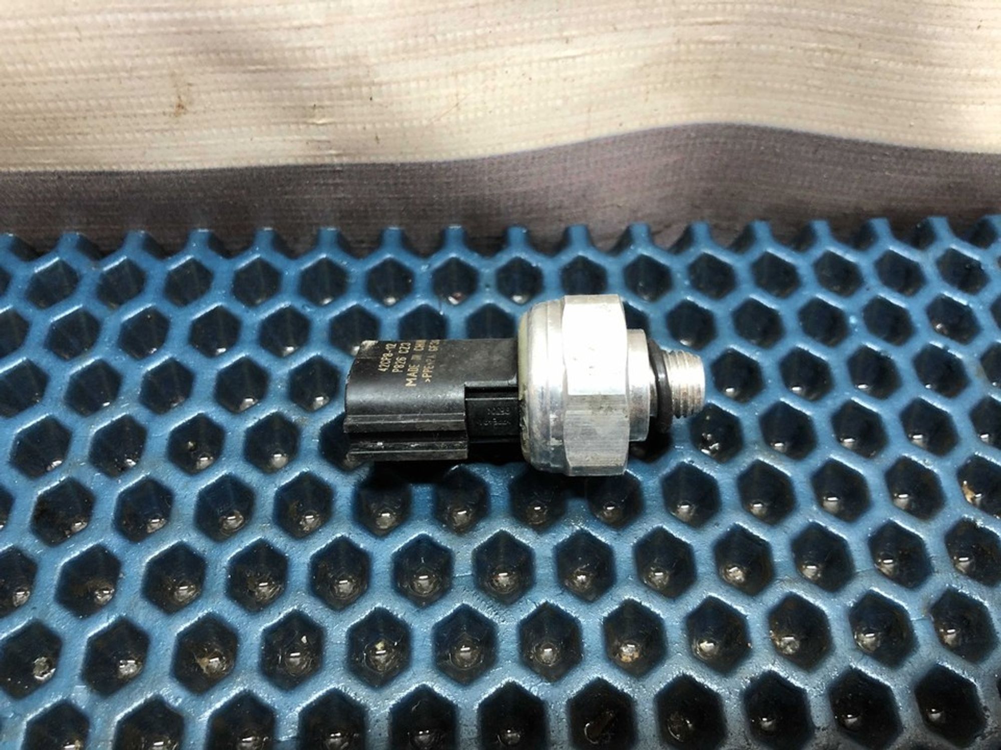 42CP812 Датчик давления кондиционера Hyundai Неопознанная модель, 900 рублей, Нижний Новгород