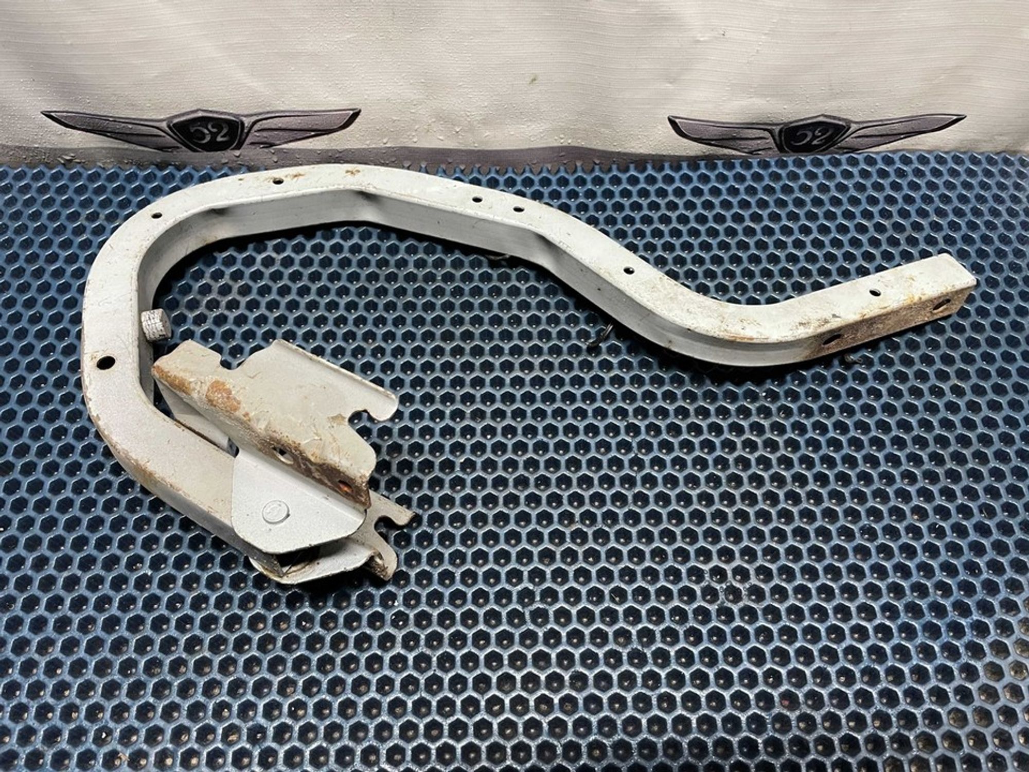 8440095F0A Петля крышки багажника правая R Nissan Almera II, 800 рублей, Нижний Новгород