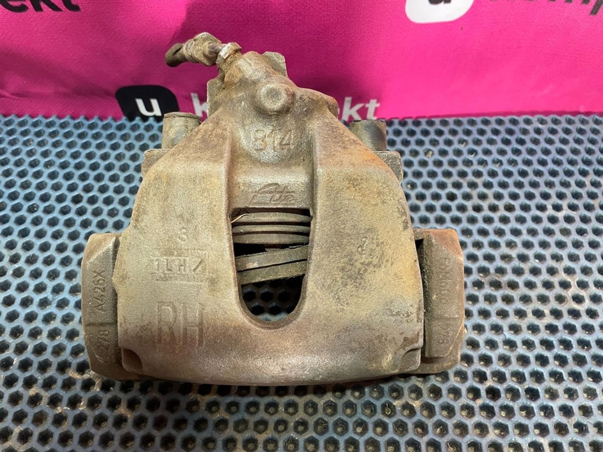 1682875 Суппорт передний правый R Ford C-Max I, 900 рублей, Нижний Новгород