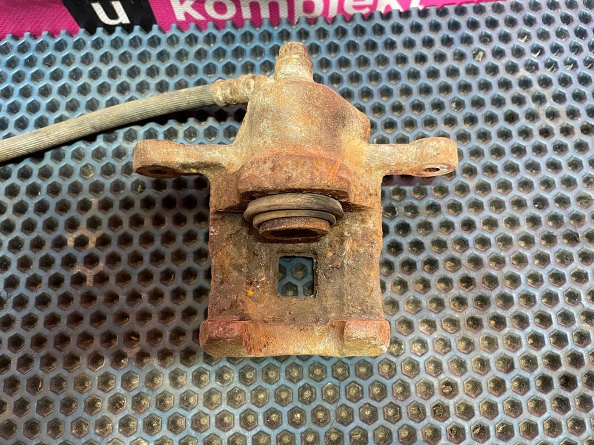 582102H300 Суппорт задний левый L Hyundai Avante III, 800 рублей, Нижний Новгород