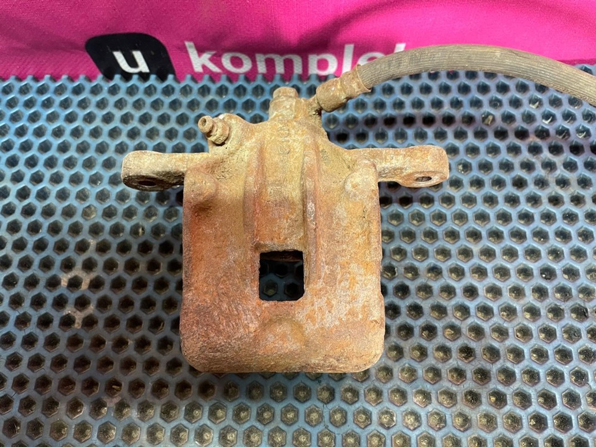 582102H300 Суппорт задний левый L Hyundai Avante III, 800 рублей, Нижний Новгород