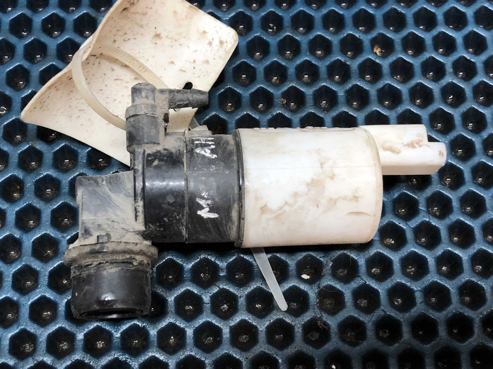 7700428390 Насос омывателя лобового стекла Renault Logan I, 700 рублей, Нижний Новгород