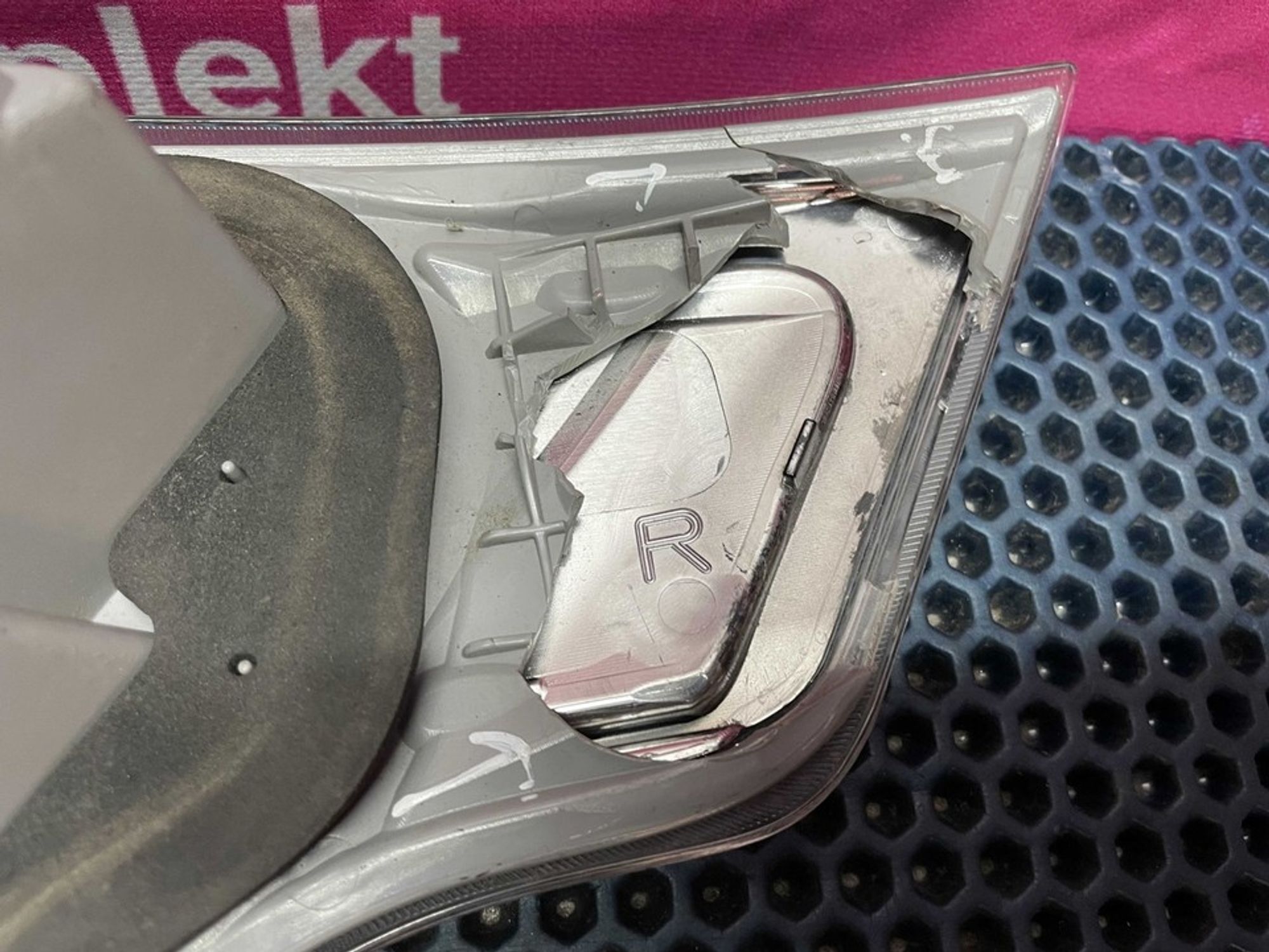 815800E050 Фонарь задний правый внутренний R Toyota Highlander U50, 1500 рублей, Нижний Новгород