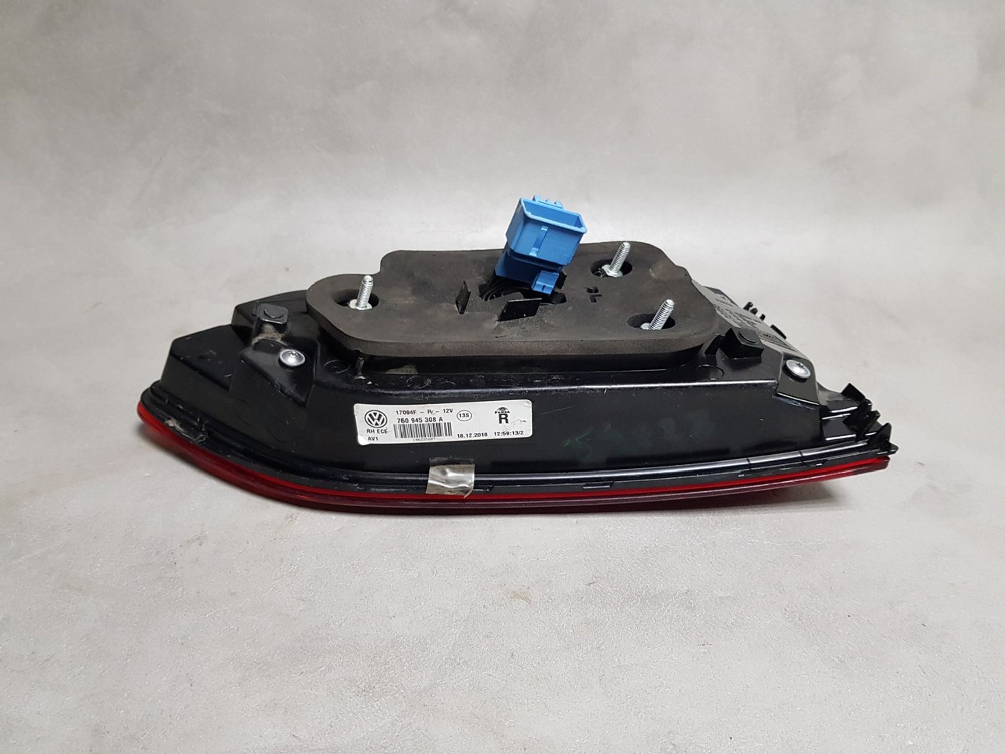 760945308A Фонарь задний правый R Volkswagen Touareg II, 10000 рублей, Нижний Новгород