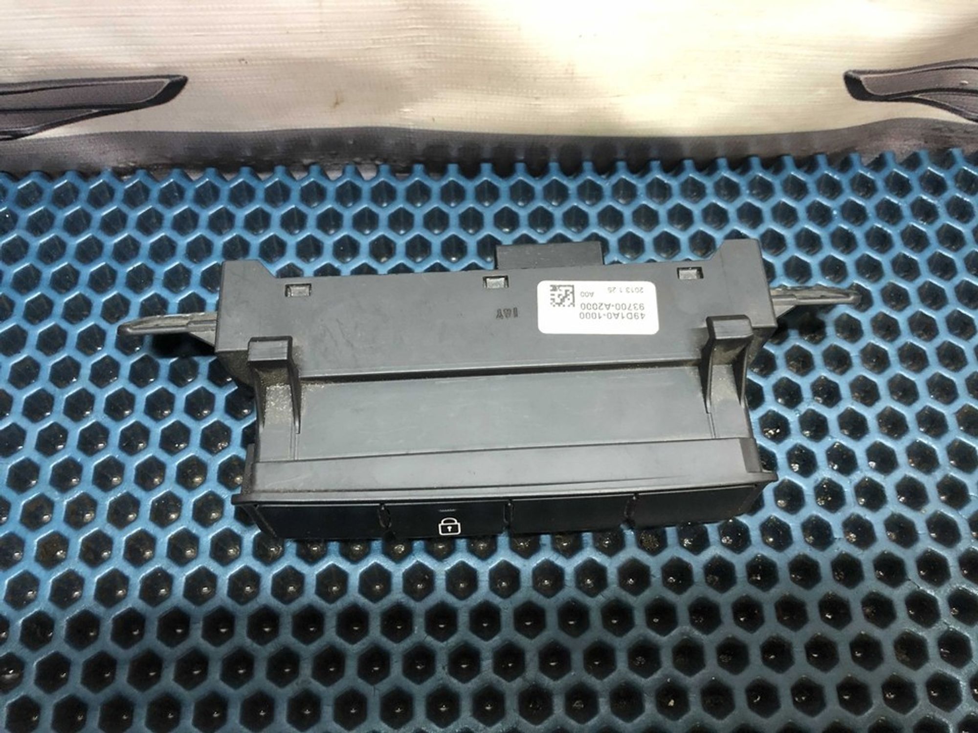 93700A2000 Кнопка центрального замка Hyundai Неопознанная модель, 900 рублей, Нижний Новгород