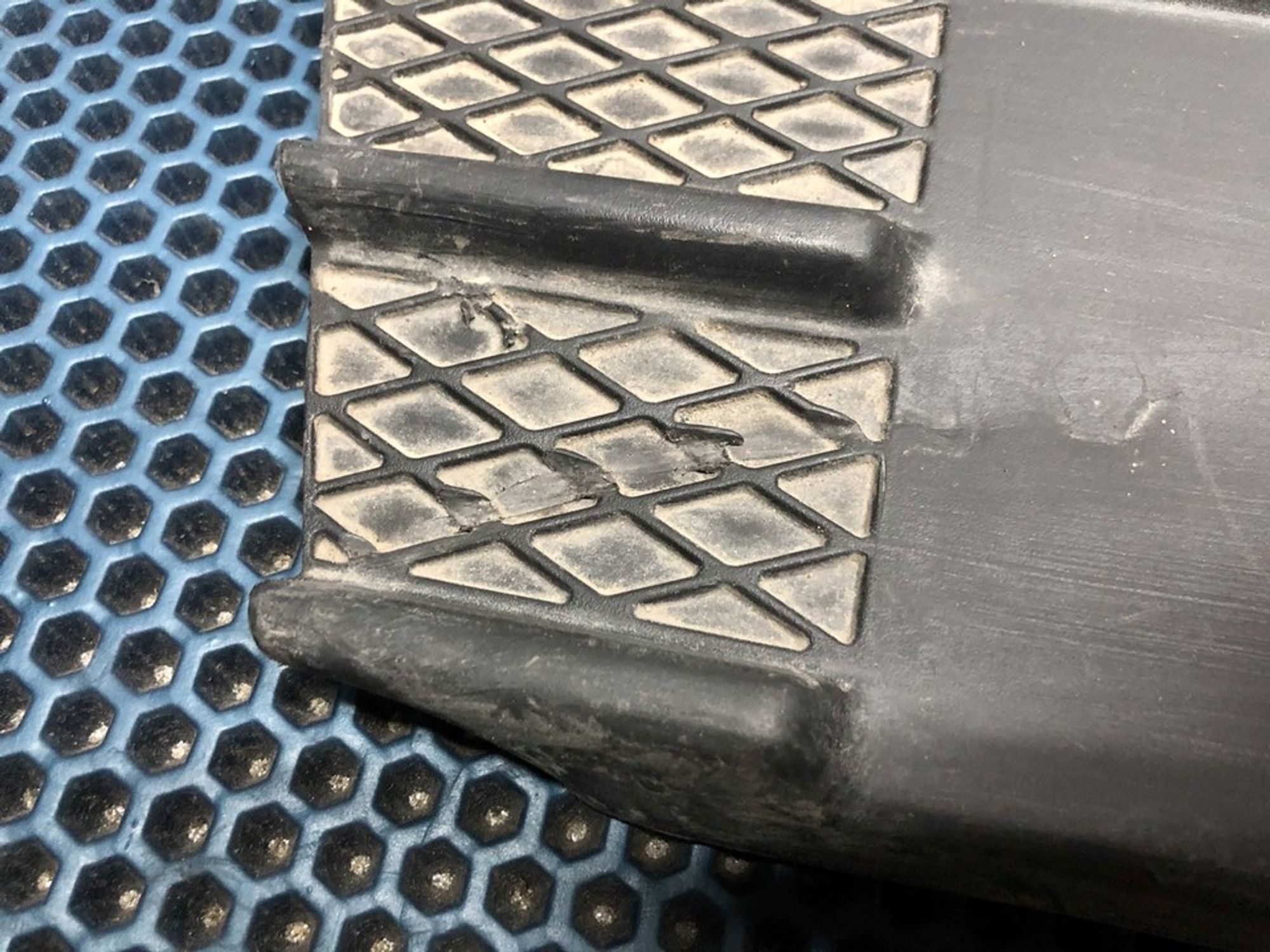 CV4417K945AEW Накладка бампера Ford Kuga II, 600 рублей, Нижний Новгород