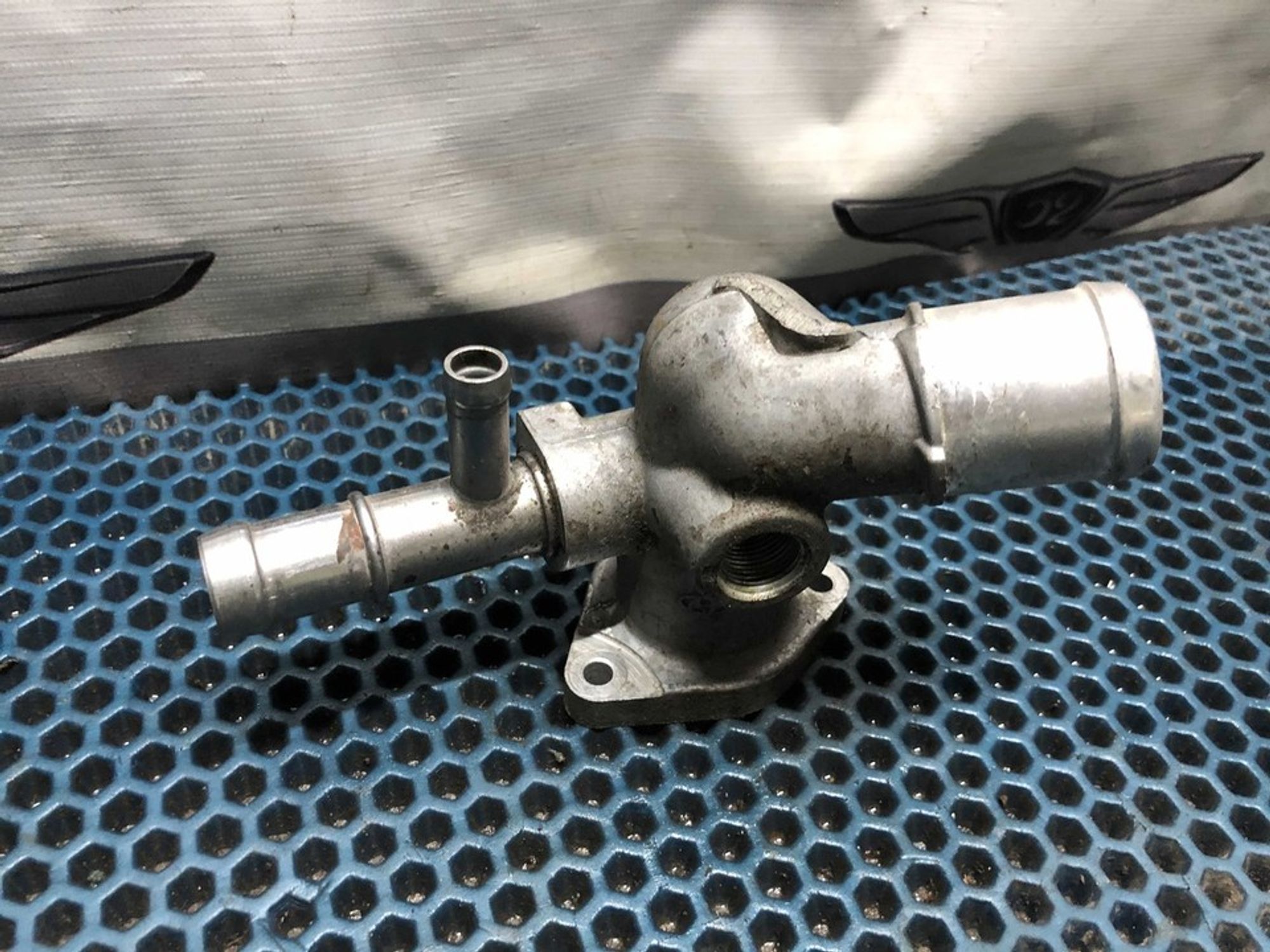 256202B003 Фланец системы охлаждения Hyundai Неопознанная модель, 700 рублей, Нижний Новгород