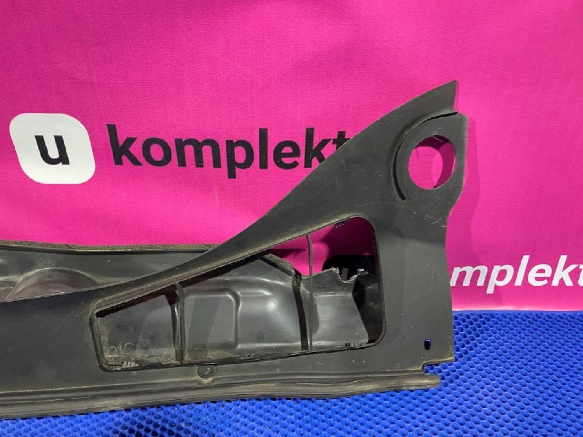 BM51A02216E Решетка стеклоочистителя (планка под лобовое стекло) Ford Focus III, 1500 рублей, Нижний Новгород