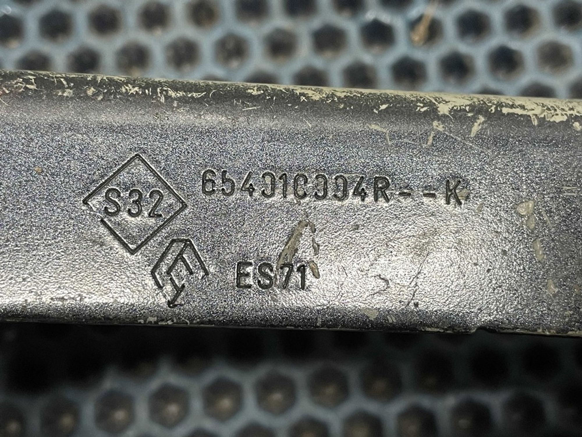 654010004R Петля капота левая L Renault Scenic III, 900 рублей, Нижний Новгород