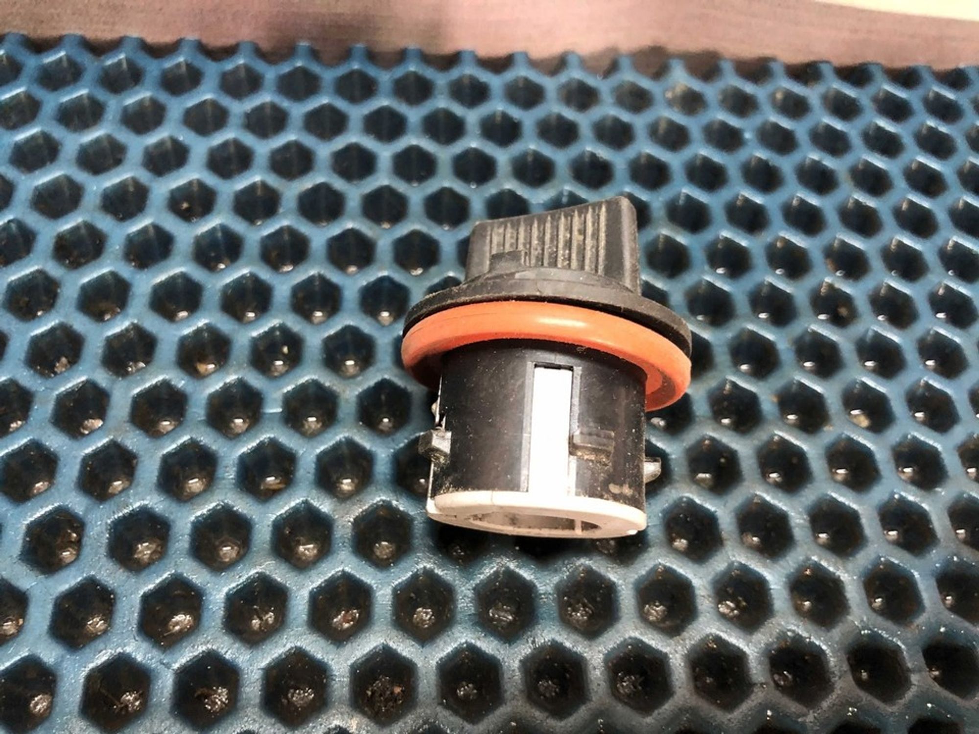 92166F1000 Патрон лампы Kia Неопознанная модель, 500 рублей, Нижний Новгород