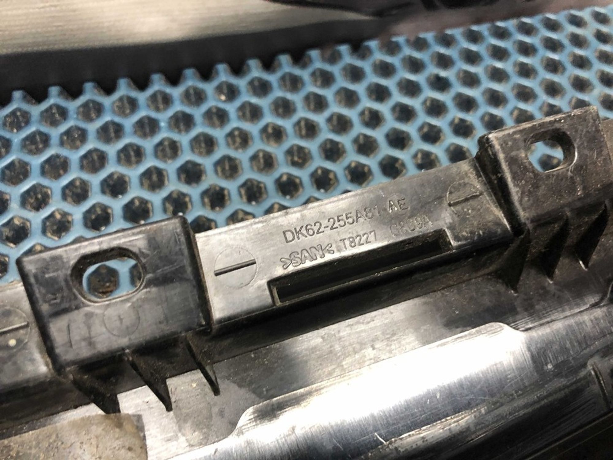 LR118289 Накладка двери задней левой L Land Rover Range Rover Sport II, 1300 рублей, Нижний Новгород