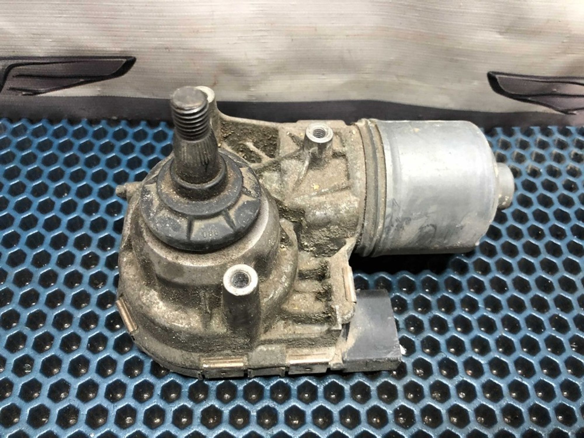 BM5117504BH Моторчик стеклоочистителя правый R Ford Focus III, 2000 рублей, Нижний Новгород