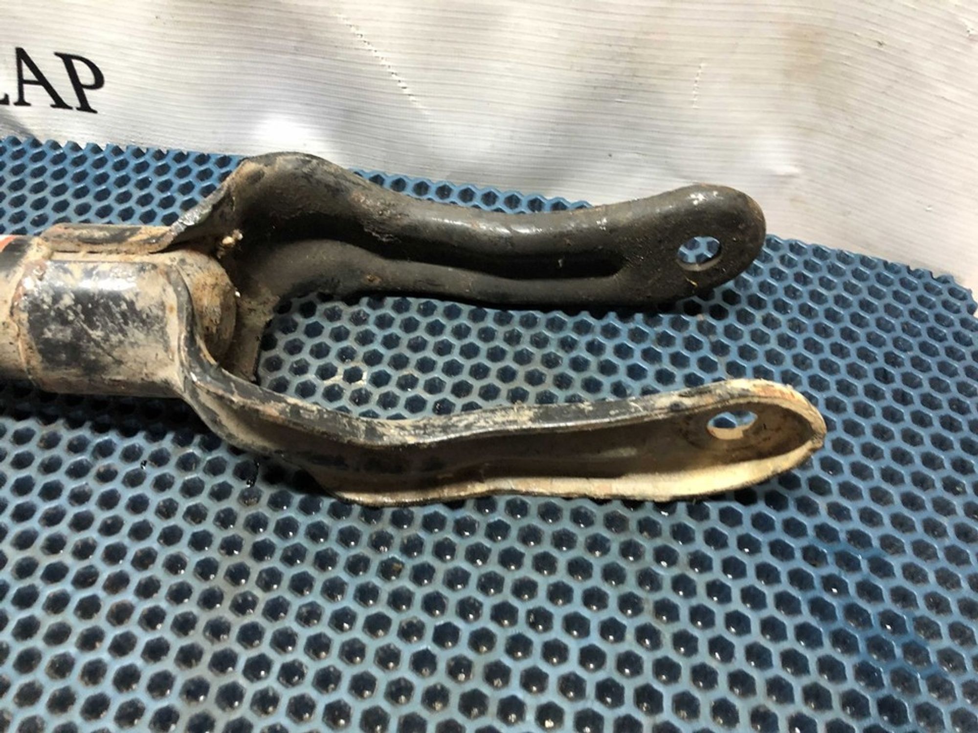 05168100AA Стойка передняя Jeep Grand Cherokee WK2, 4500 рублей, Нижний Новгород