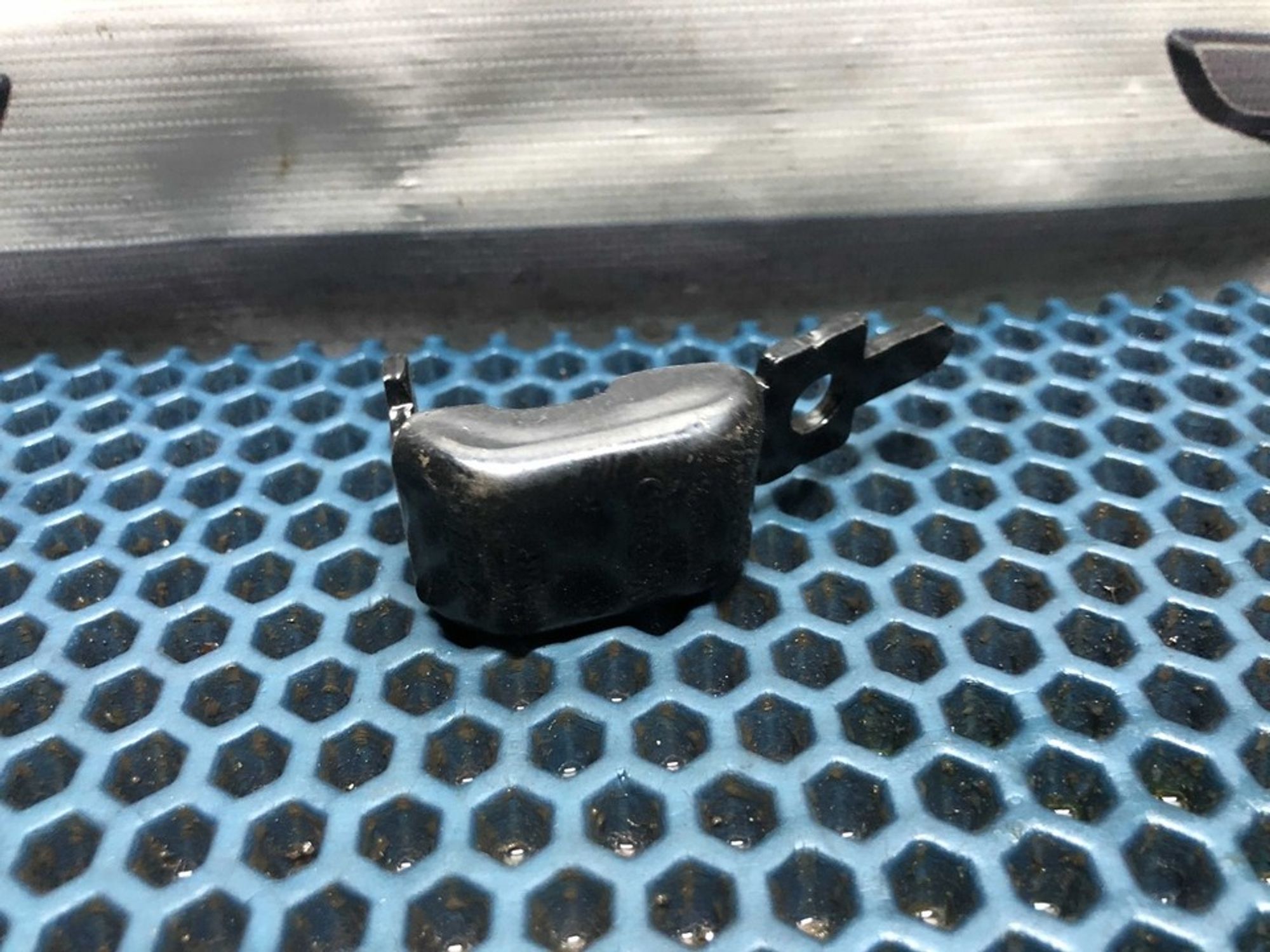 3C0886193 Кронштейн заднего сидения Volkswagen Passat B6, 200 рублей, Нижний Новгород