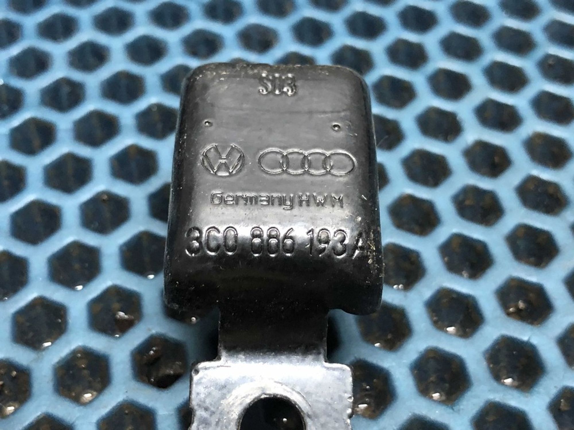 3C0886193 Кронштейн заднего сидения Volkswagen Passat B6, 200 рублей, Нижний Новгород