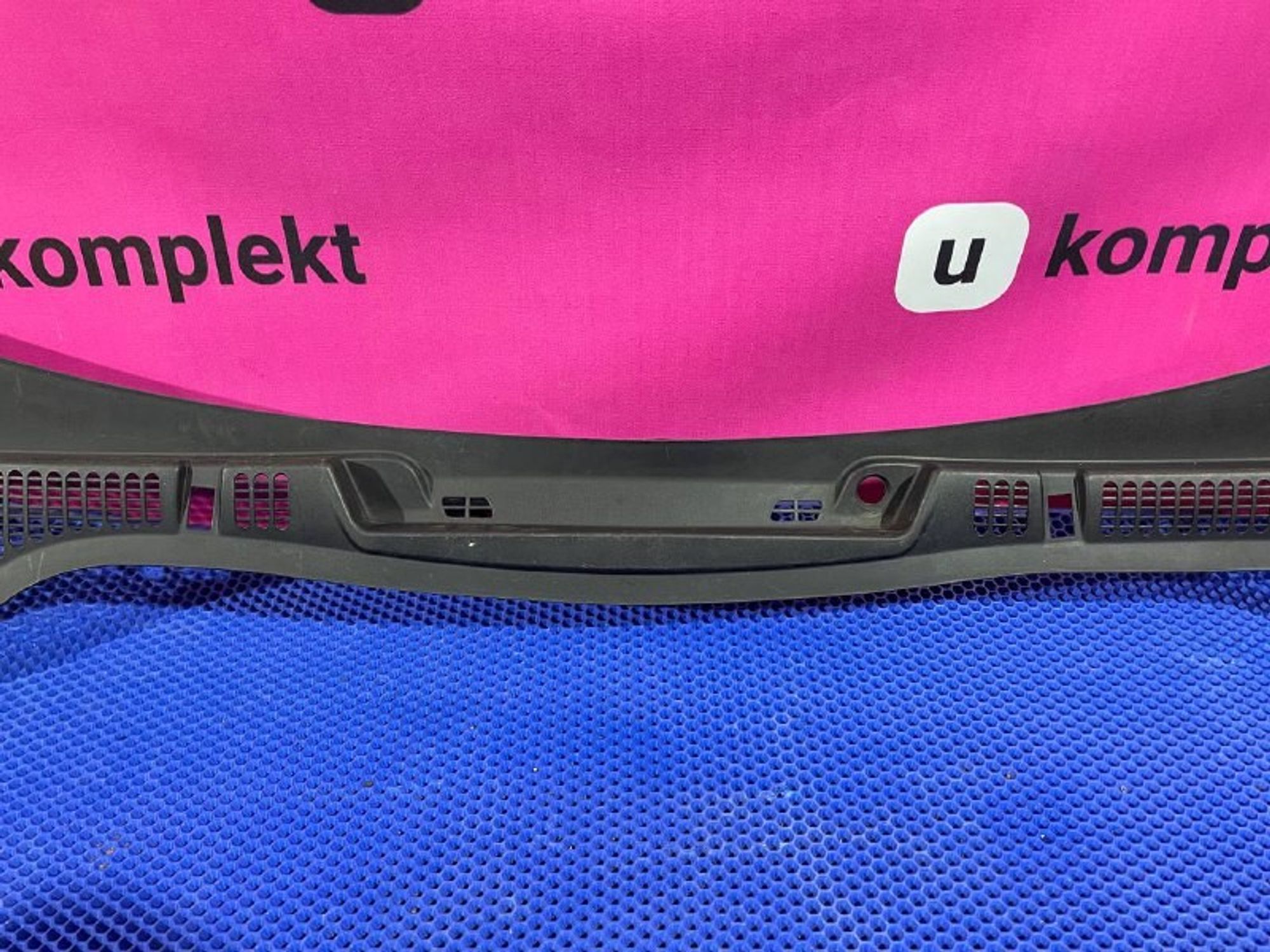 1Z1819415F Решетка стеклоочистителя (планка под лобовое стекло) Skoda Octavia II, 1000 рублей, Нижний Новгород