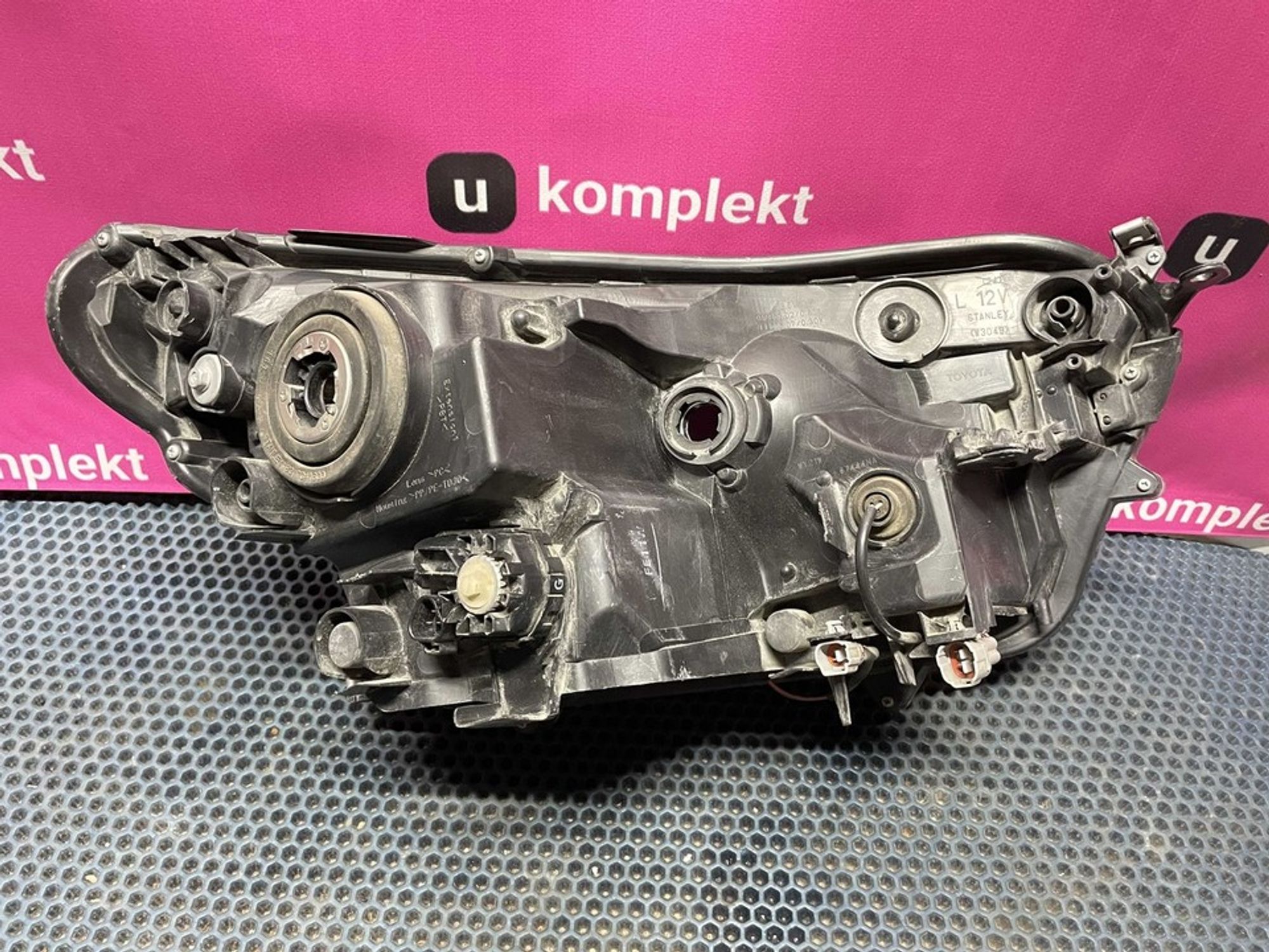 8117042650 Фара левая L Toyota RAV4 CA40, 9800 рублей, Нижний Новгород