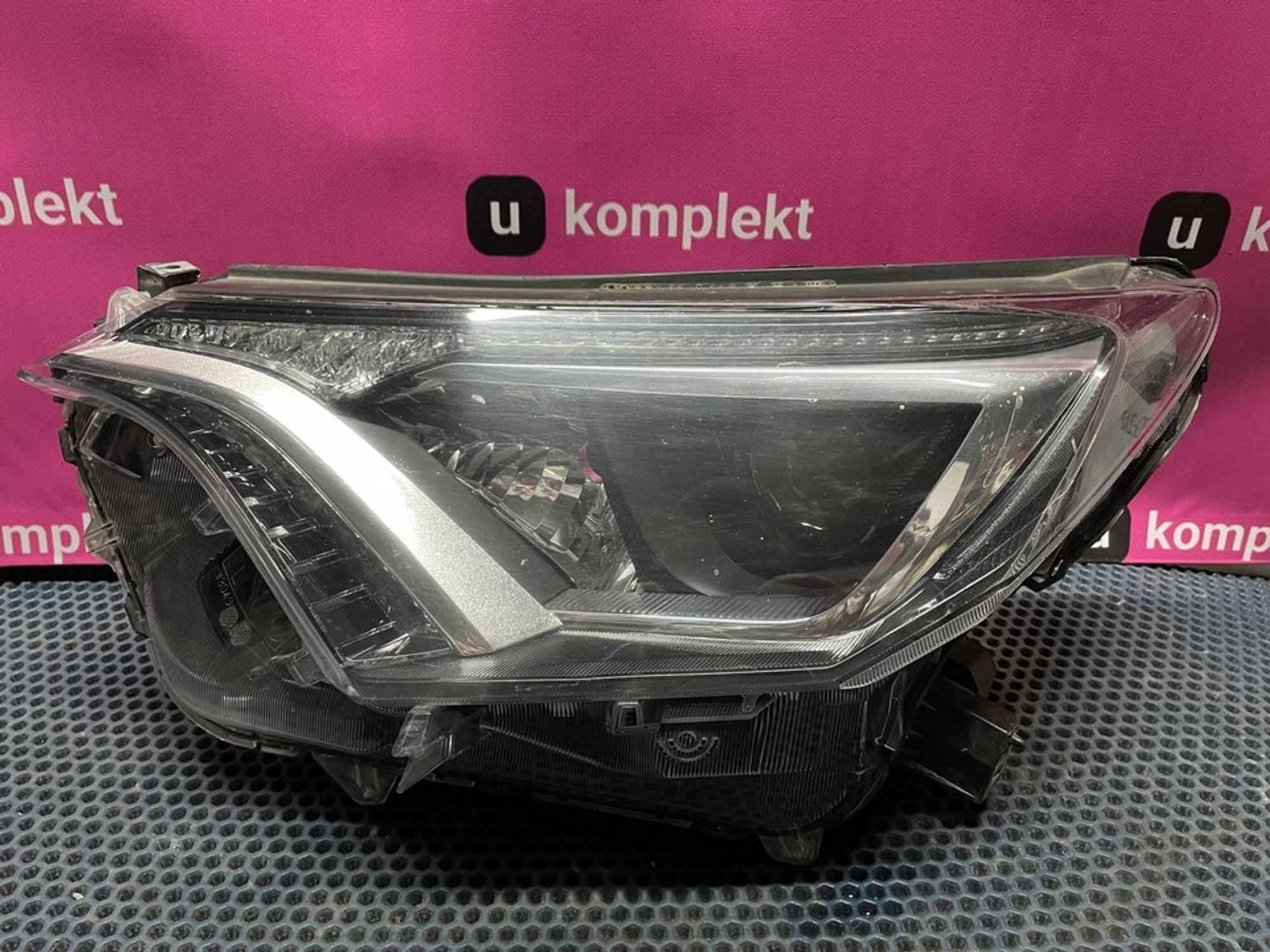 8117042650 Фара левая L Toyota RAV4 CA40, 9800 рублей, Нижний Новгород