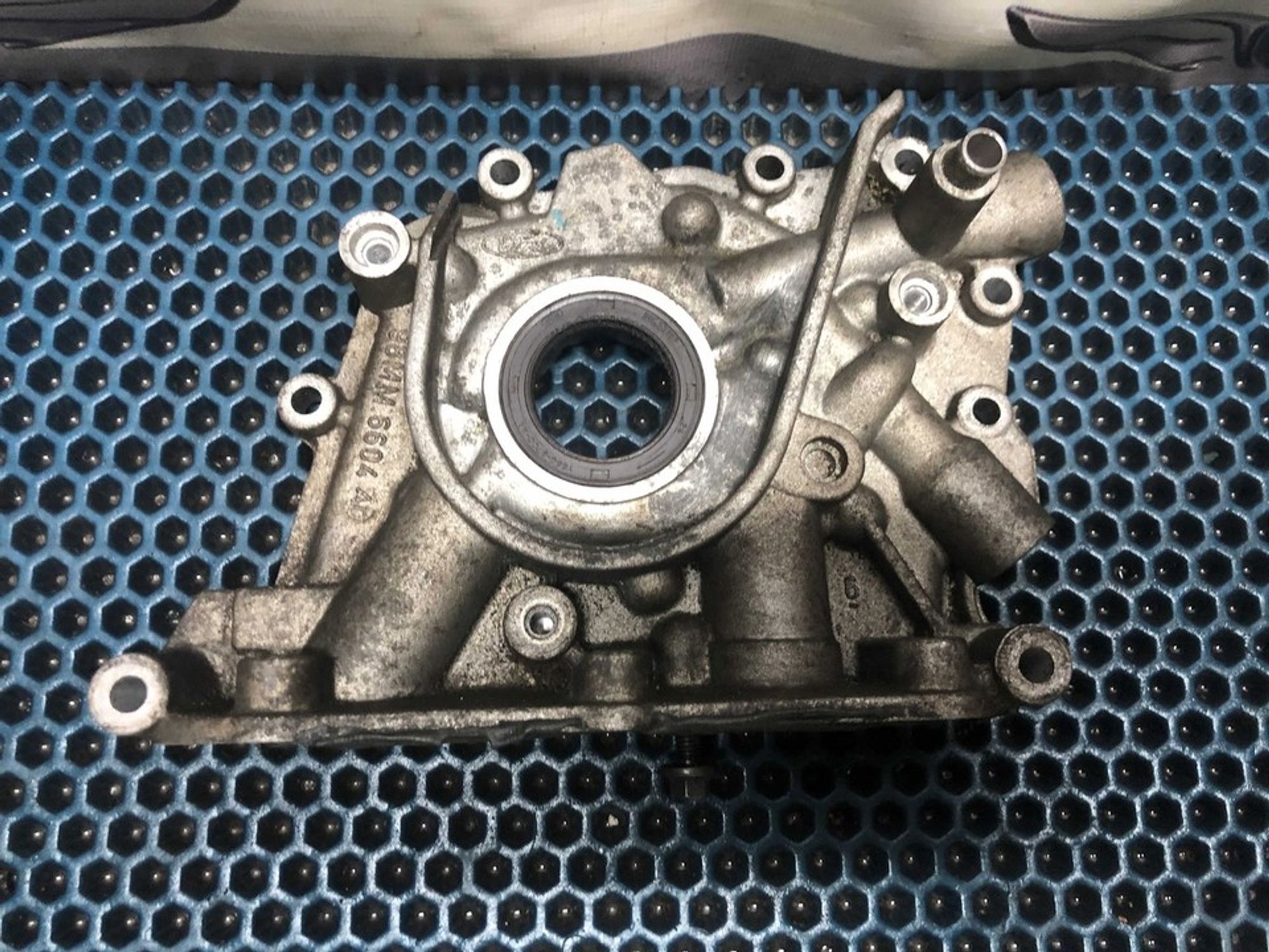 98MM6604AD Насос масляный Ford Focus III, 1000 рублей, Нижний Новгород