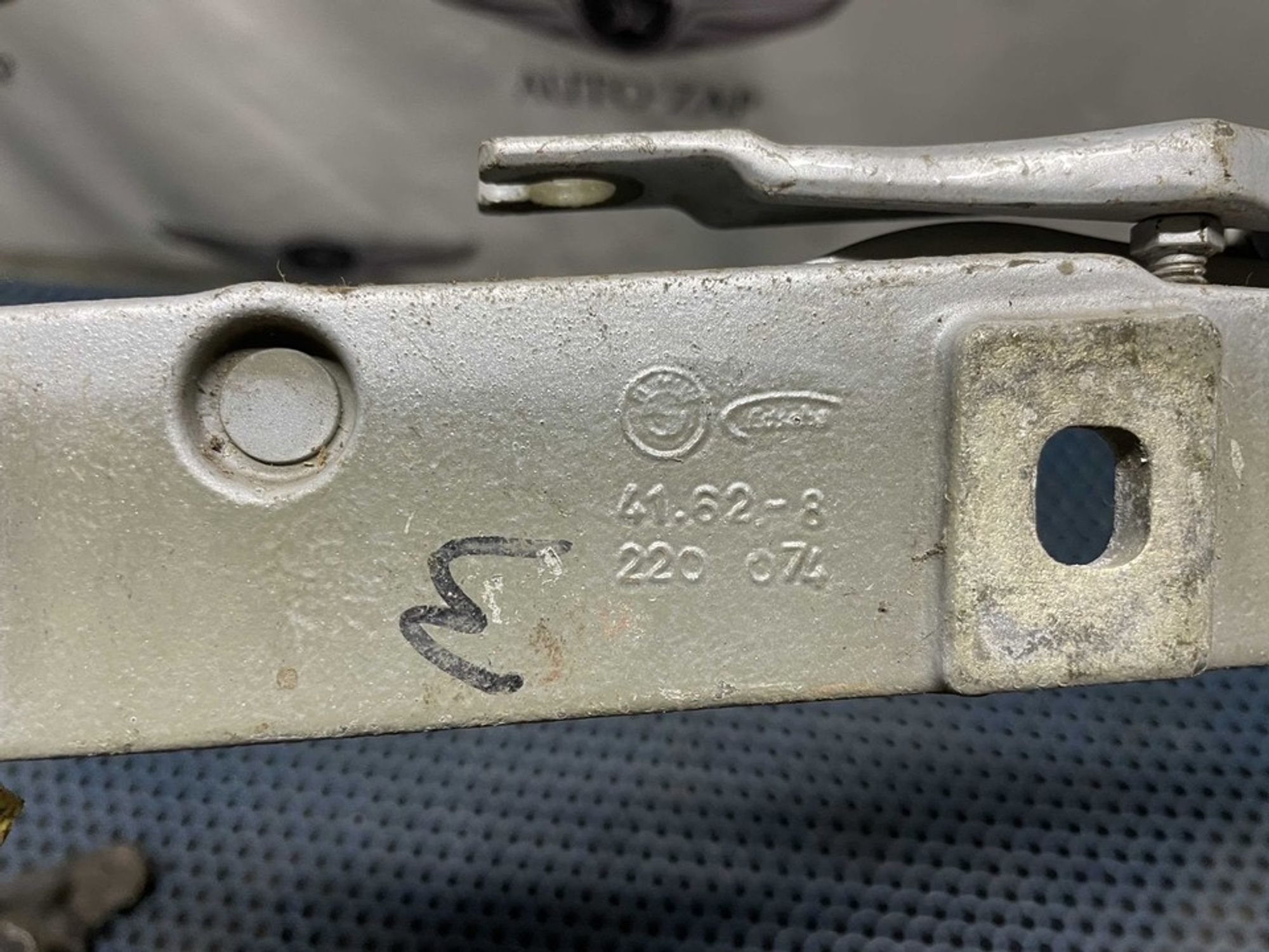 41628220074 Петля крышки багажника правая R BMW 3 E46, 700 рублей, Нижний Новгород