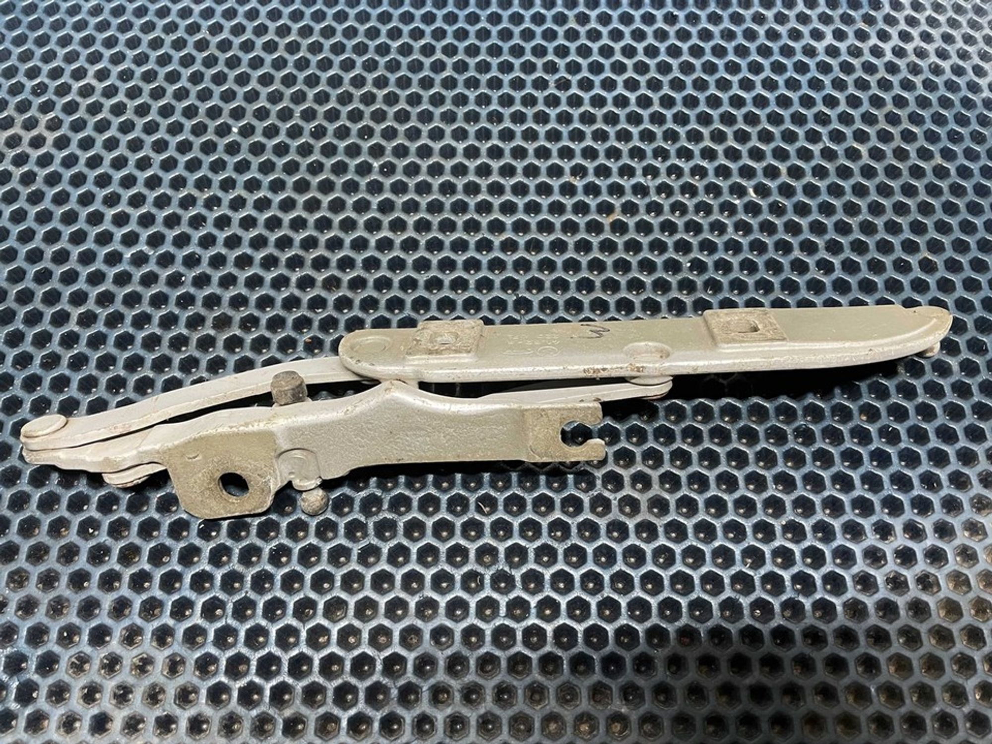 41628220074 Петля крышки багажника правая R BMW 3 E46, 700 рублей, Нижний Новгород