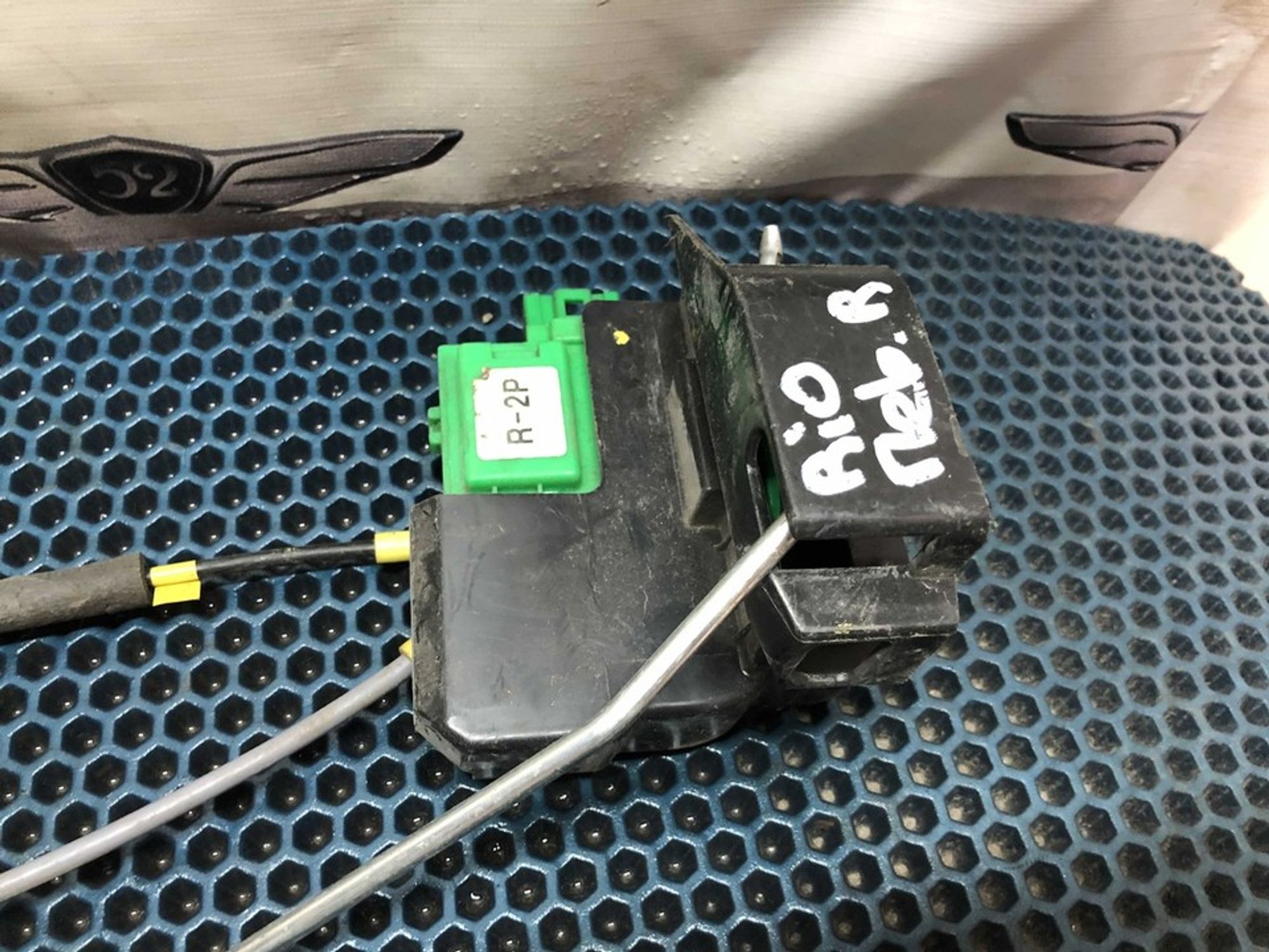 813204L020 Замок двери передней правый R Hyundai Solaris I, 1000 рублей, Нижний Новгород