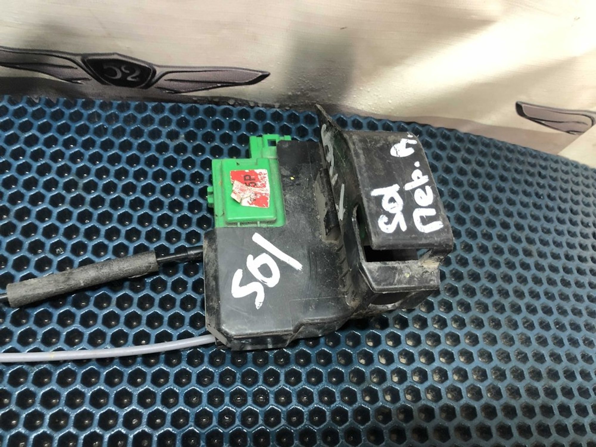 813204L020 Замок двери передней правый R Hyundai Solaris I, 1000 рублей, Нижний Новгород