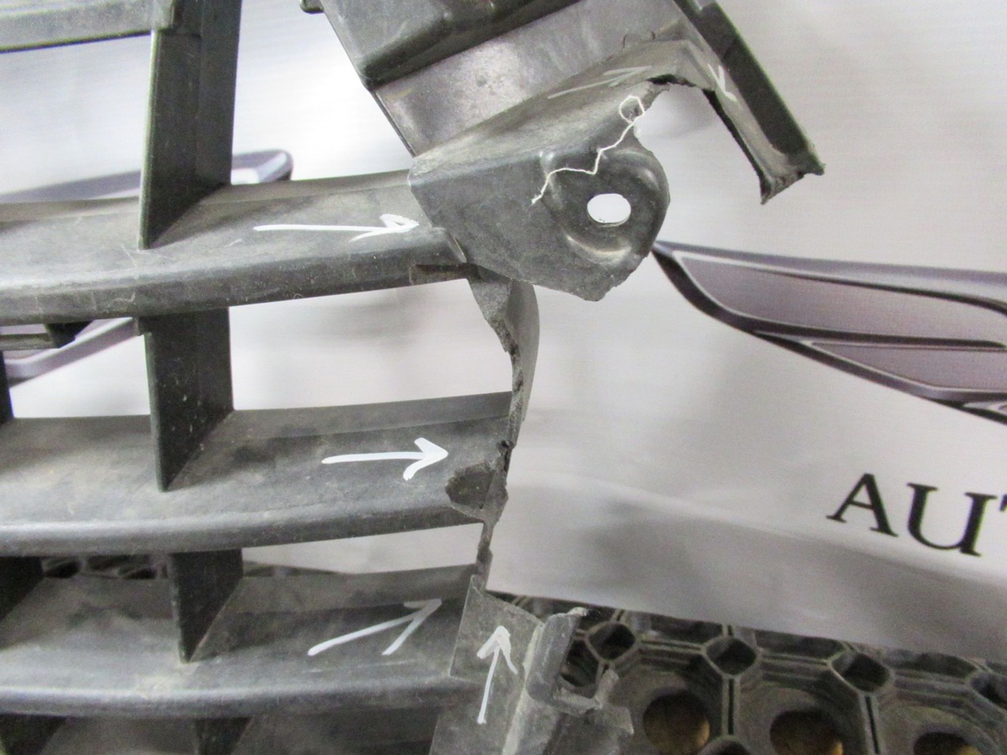 4M0807233C Каркас решетки радиатора Audi Q7 4M, 800 рублей, Нижний Новгород