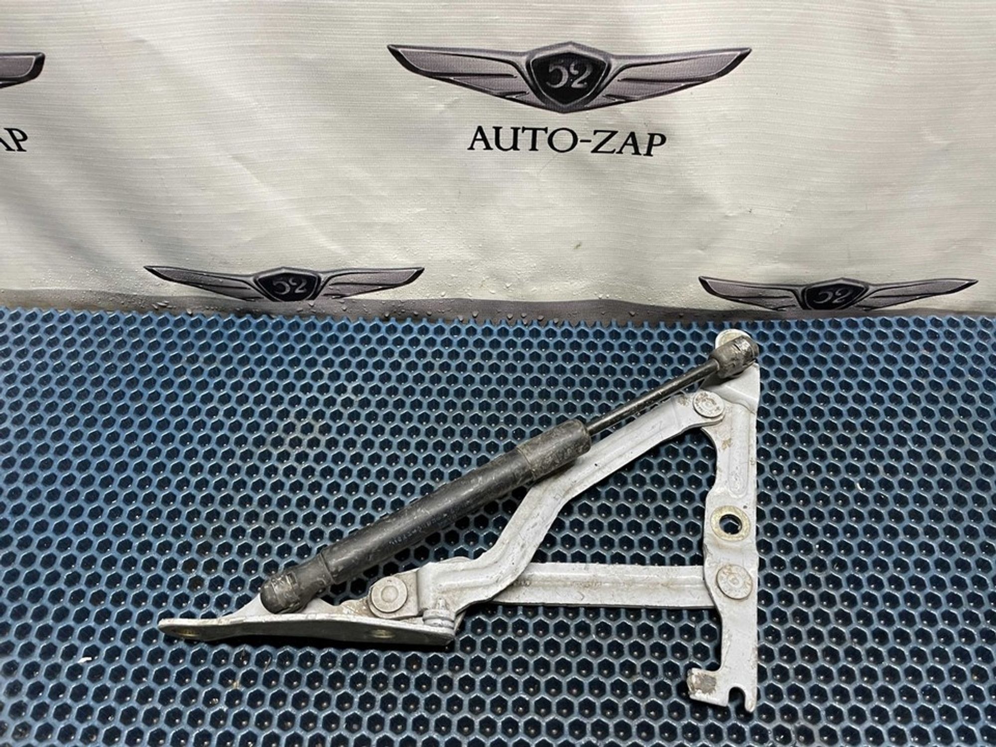 GJ6A52710K Петля крышки багажника правая R Mazda 6 I, 1400 рублей, Нижний Новгород