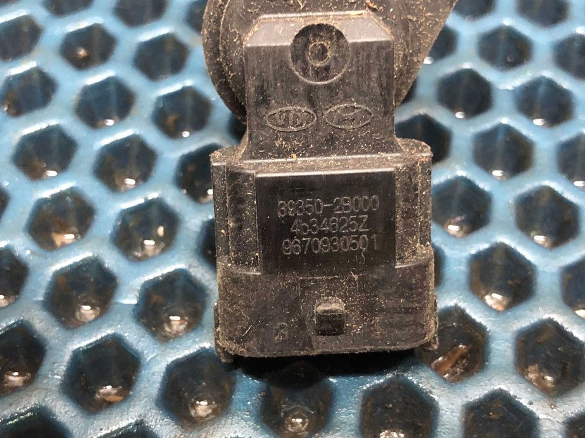 393502B000 Датчик положения распредвала Hyundai Accent IV, 700 рублей, Нижний Новгород