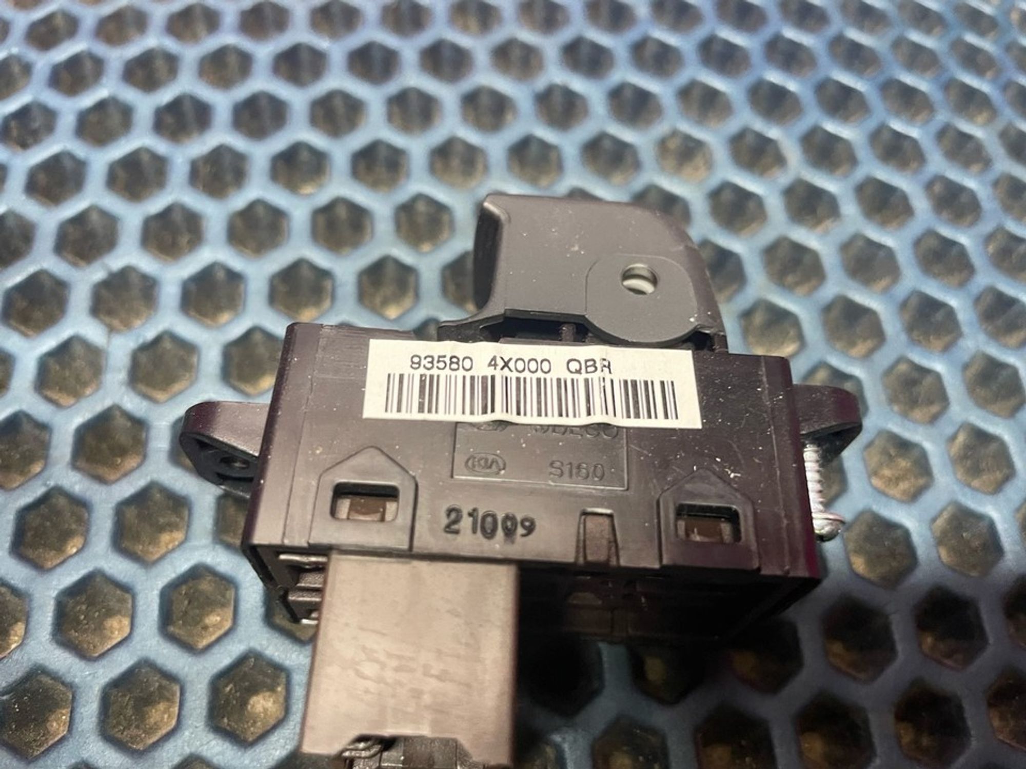 935804X000 Кнопка стеклоподъемника Kia Rio III, 700 рублей, Нижний Новгород